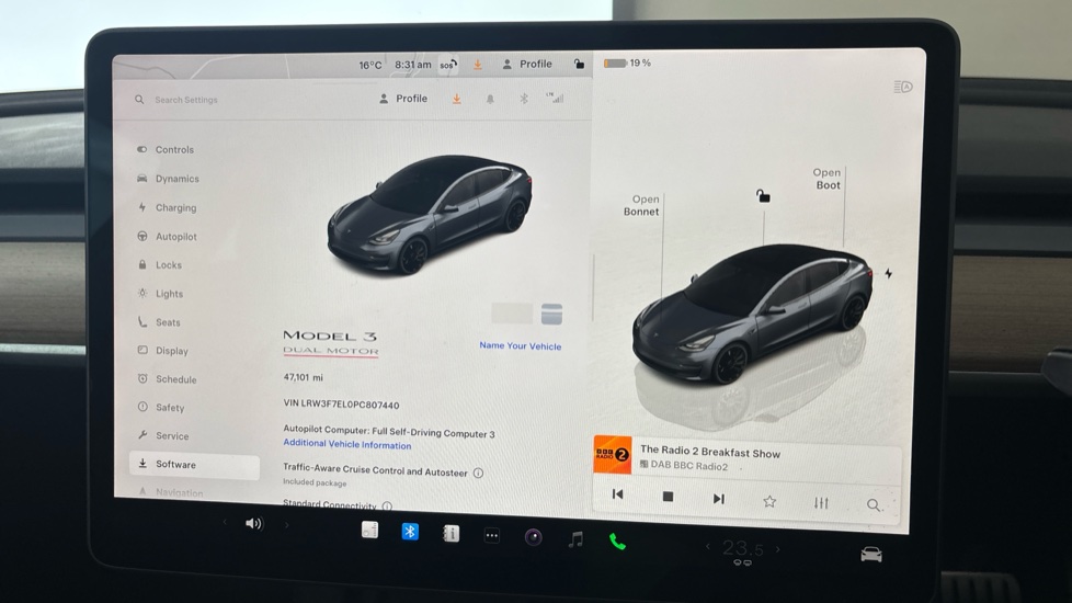 TESLA MODEL 3 Image 13