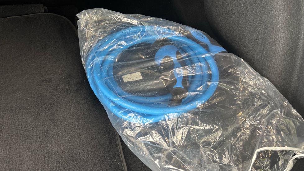 TESLA MODEL 3 Image 22