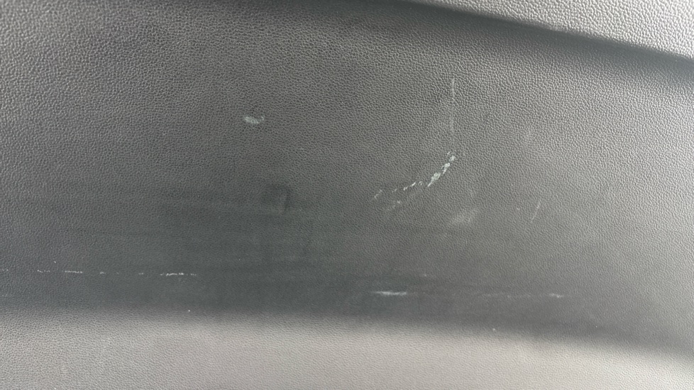 MG MG4 Scuff