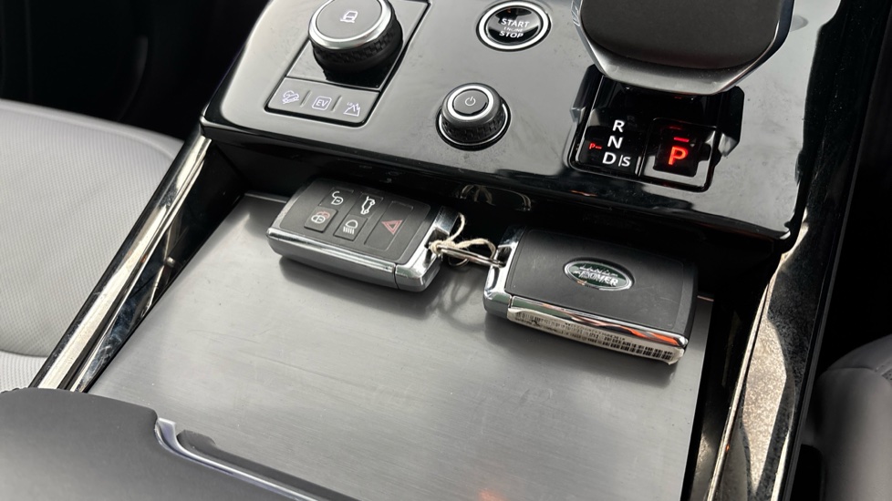LAND ROVER RANGE ROVER SPORT 2 keys available