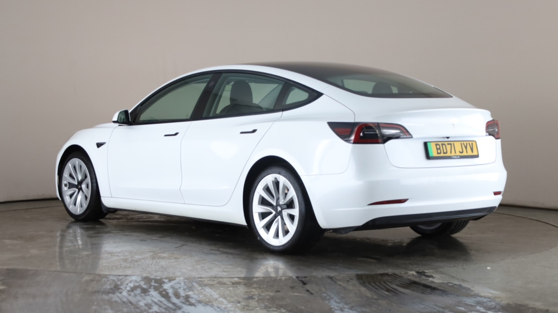 Standard Plus 4dr Auto [2021]