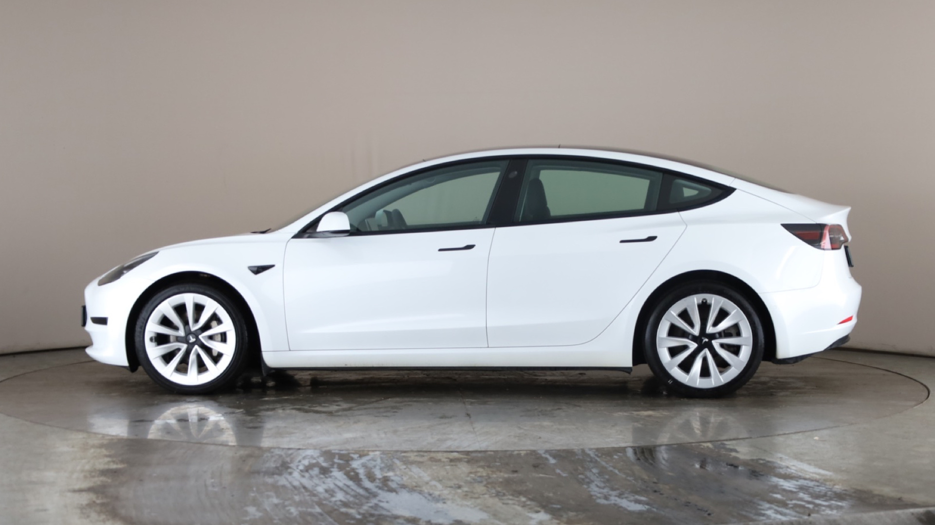 Standard Plus 4dr Auto [2021]