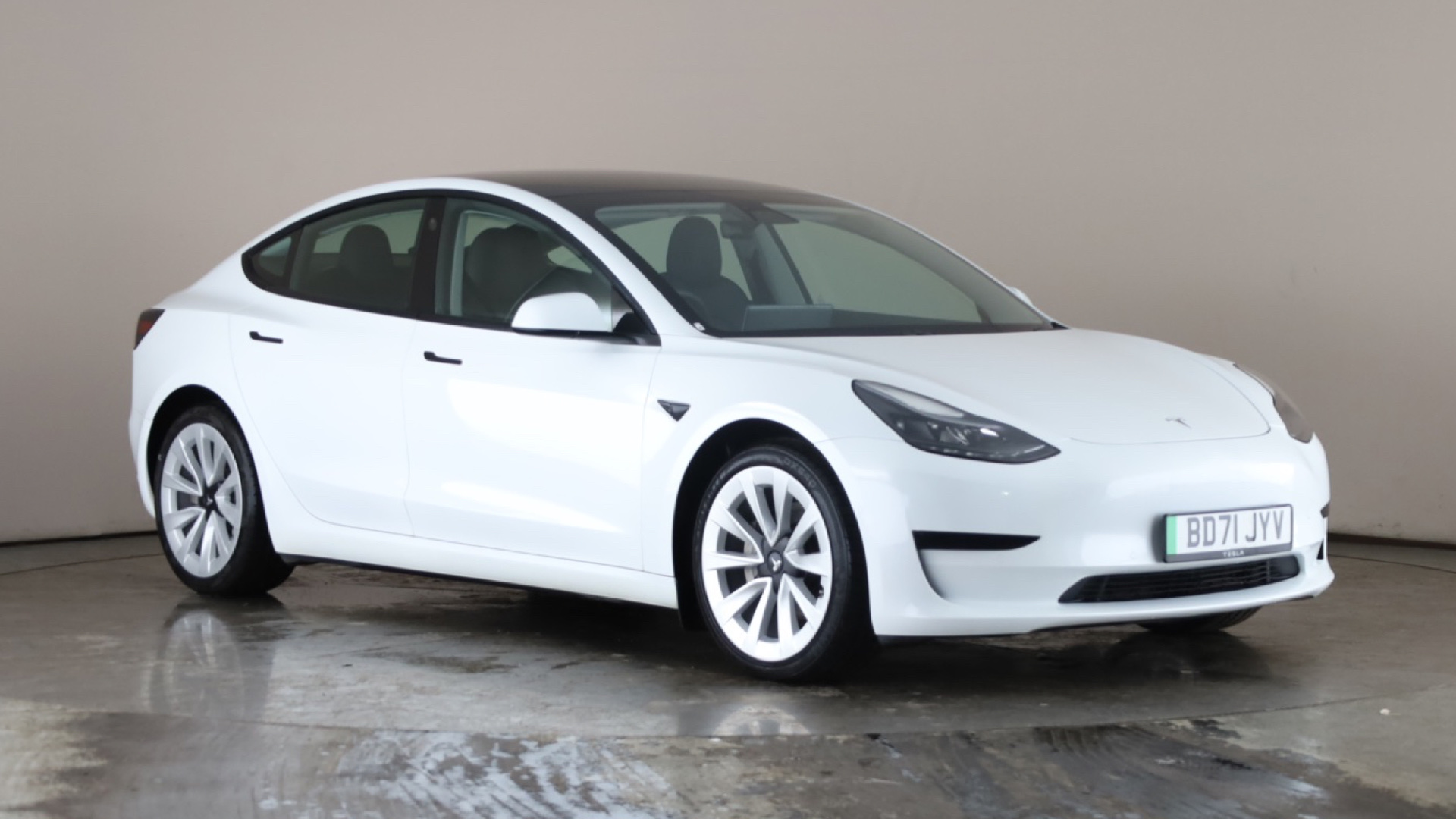 4020992 Standard Plus 4dr Auto