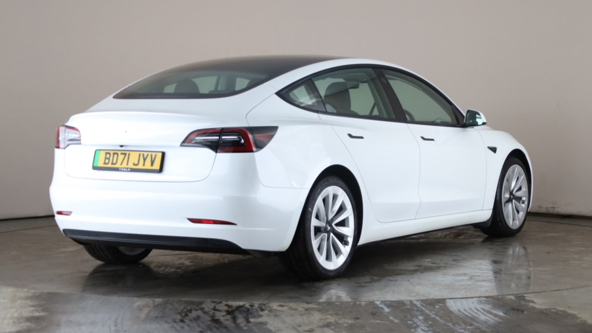 4020992 Standard Plus 4dr Auto