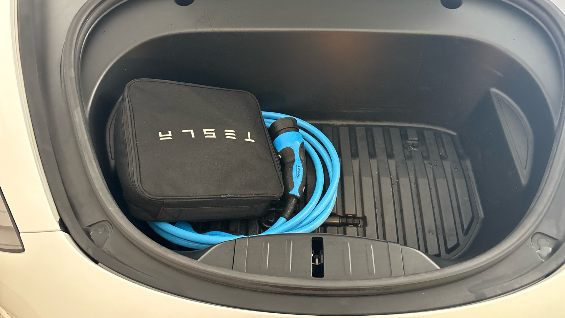 4020992 Standard Plus 4dr Auto