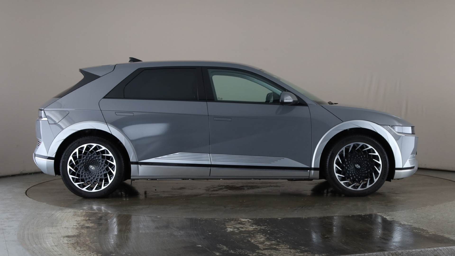 4020819 160kW Ultimate 73 kWh 5dr Auto