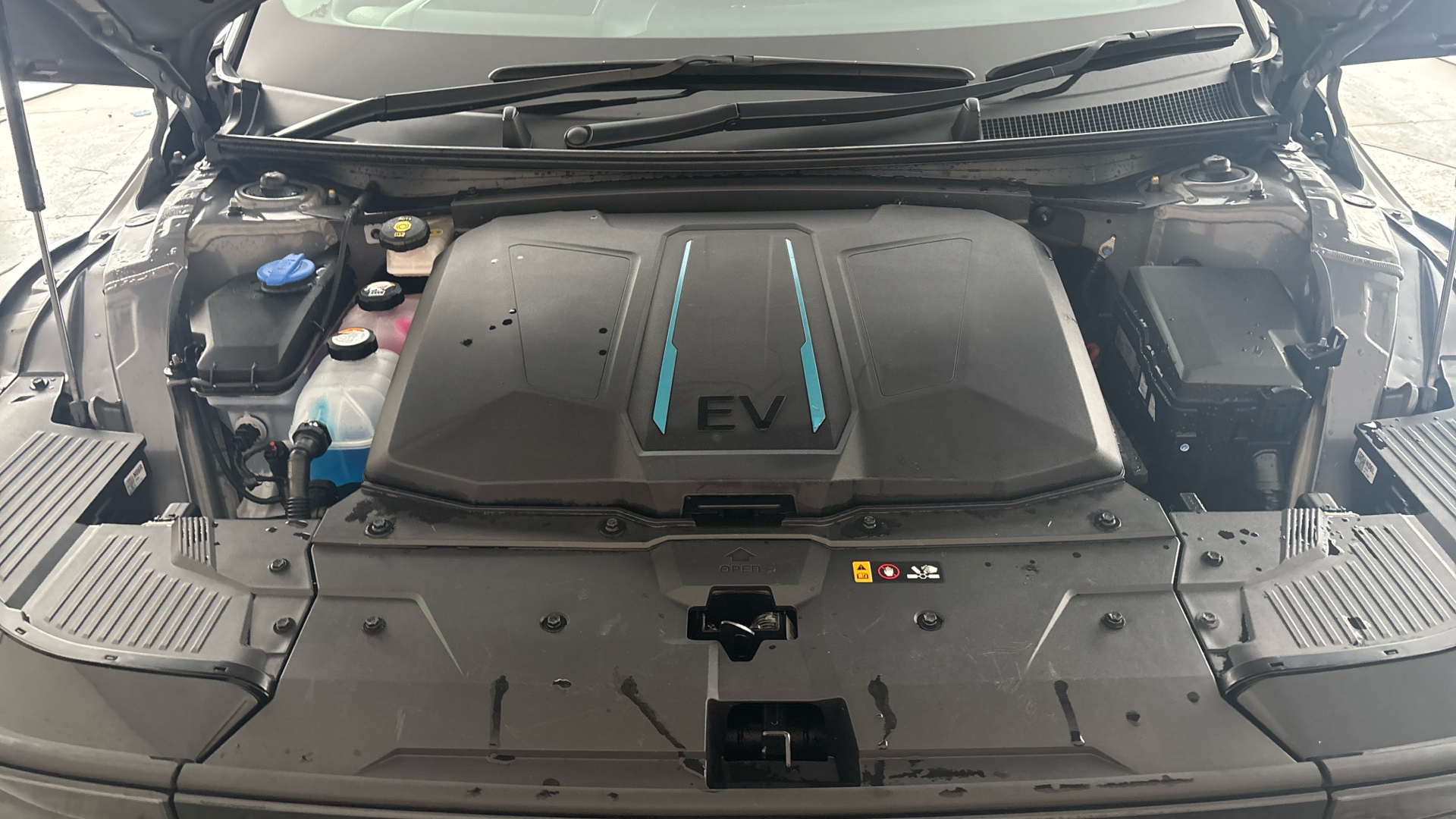 4020819 160kW Ultimate 73 kWh 5dr Auto