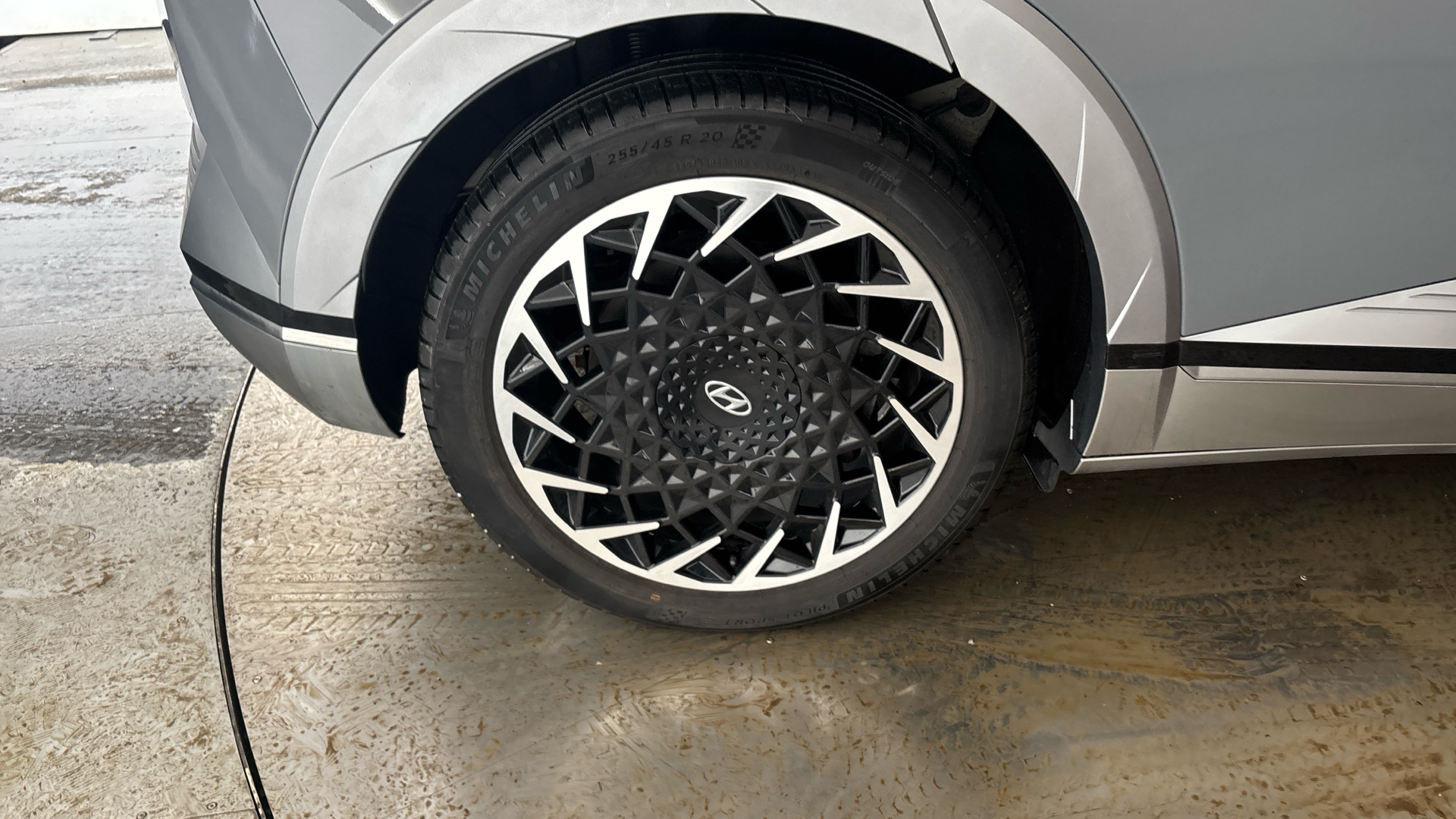 4020819 160kW Ultimate 73 kWh 5dr Auto