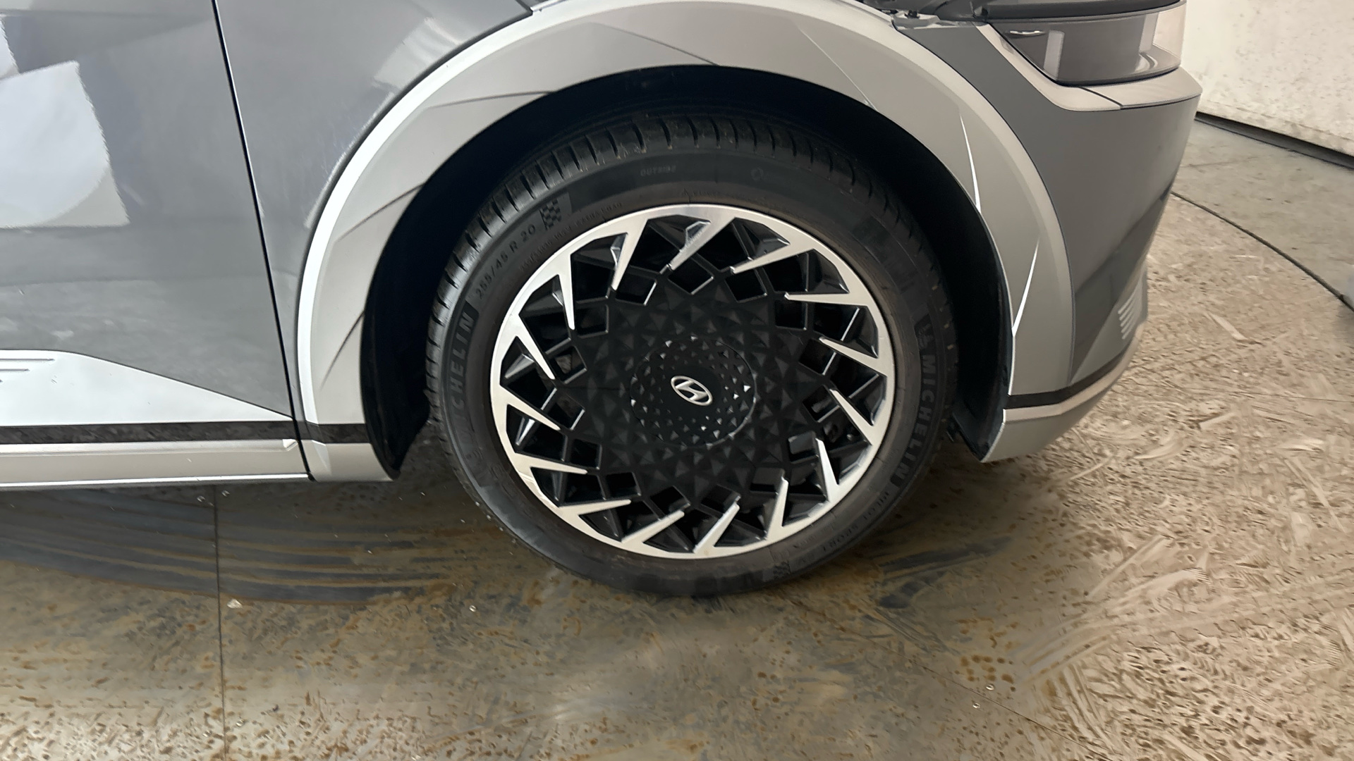 4020819 160kW Ultimate 73 kWh 5dr Auto