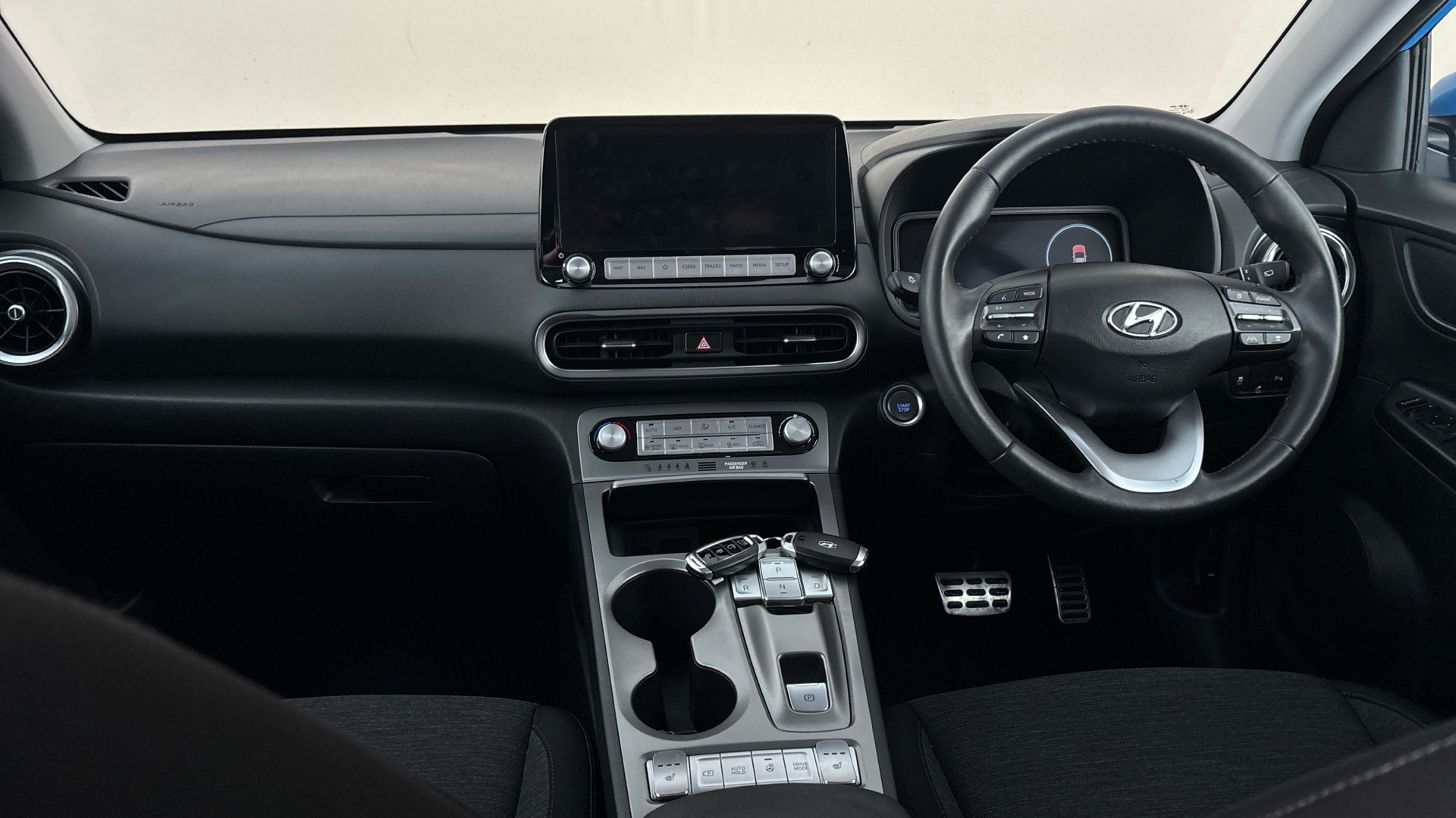 4060412 150kW Premium 64kWh 5dr Auto