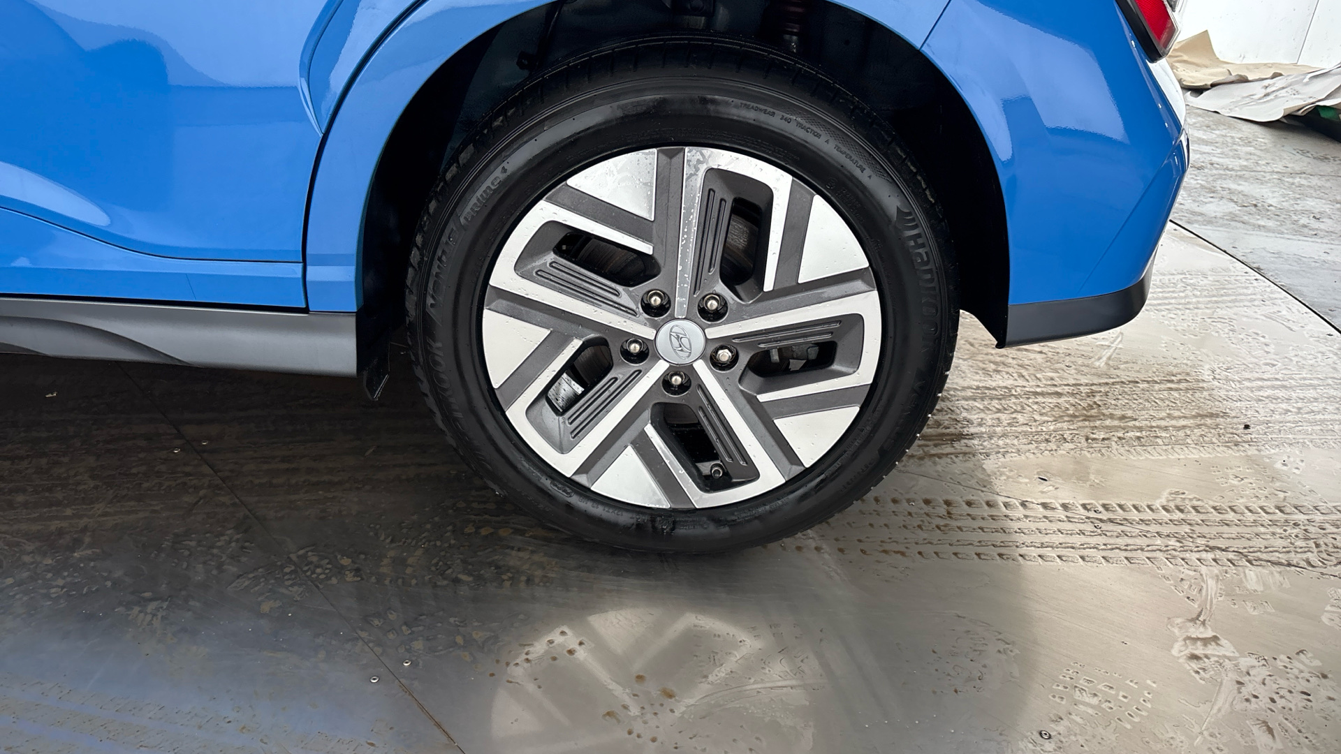 4060412 150kW Premium 64kWh 5dr Auto