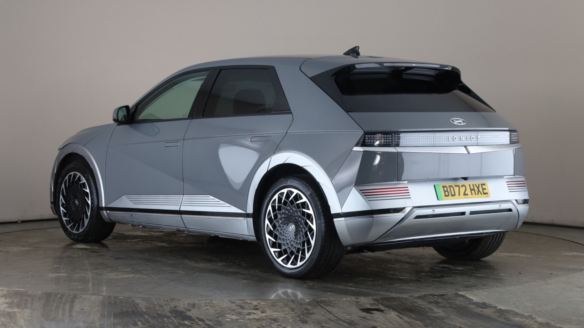 4020865 160kW Ultimate 73 kWh 5dr Auto