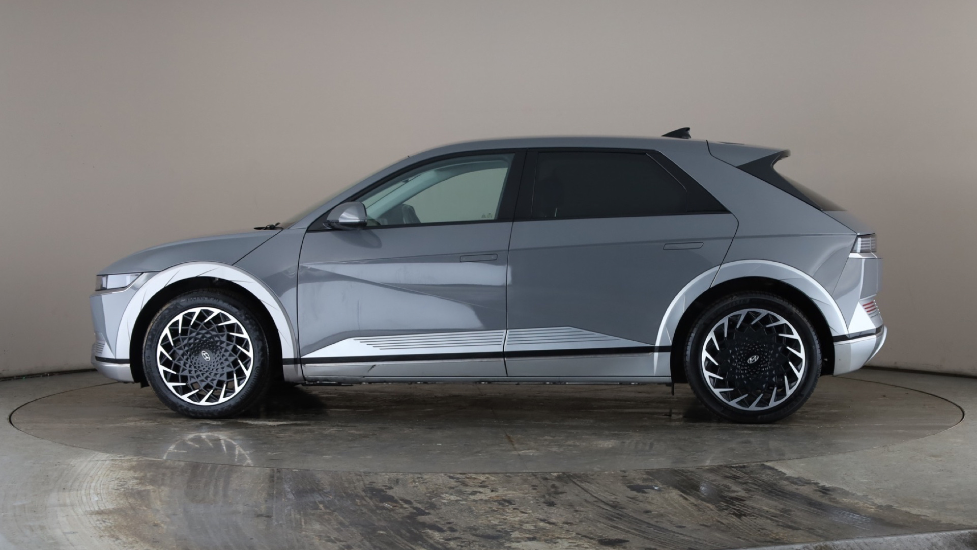 4020865 160kW Ultimate 73 kWh 5dr Auto