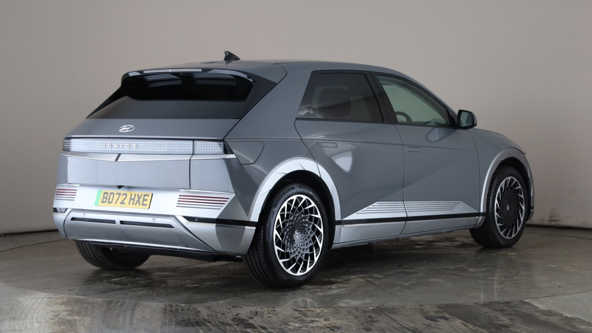 4020865 160kW Ultimate 73 kWh 5dr Auto