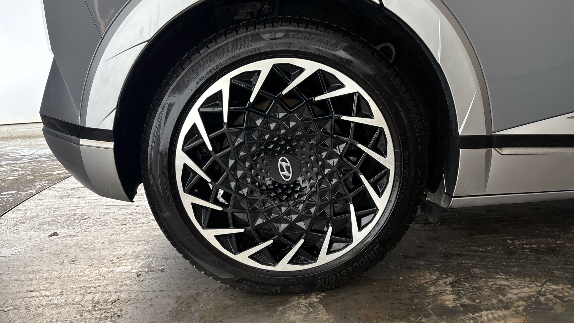 4020865 160kW Ultimate 73 kWh 5dr Auto