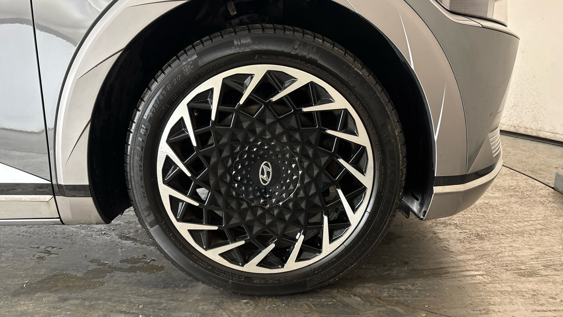 4020865 160kW Ultimate 73 kWh 5dr Auto