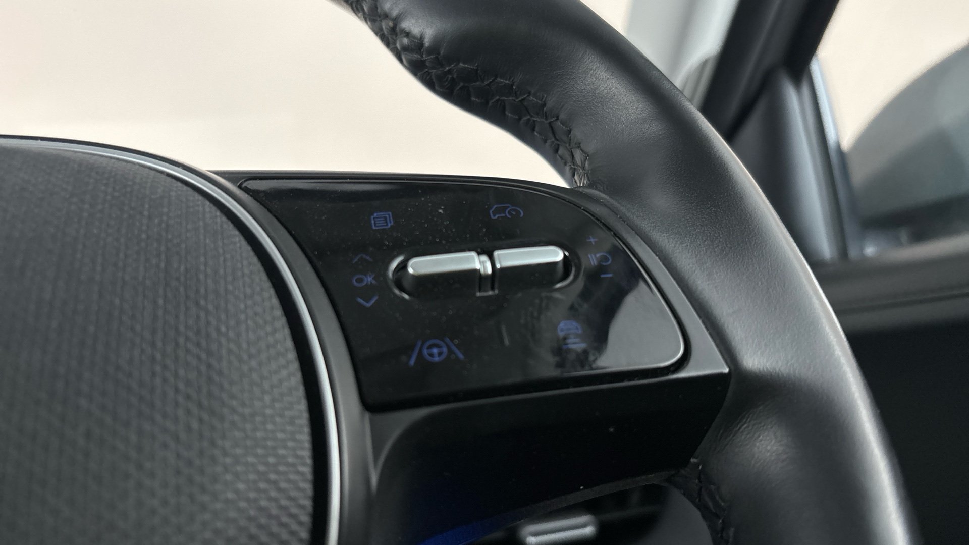 4020865 160kW Ultimate 73 kWh 5dr Auto