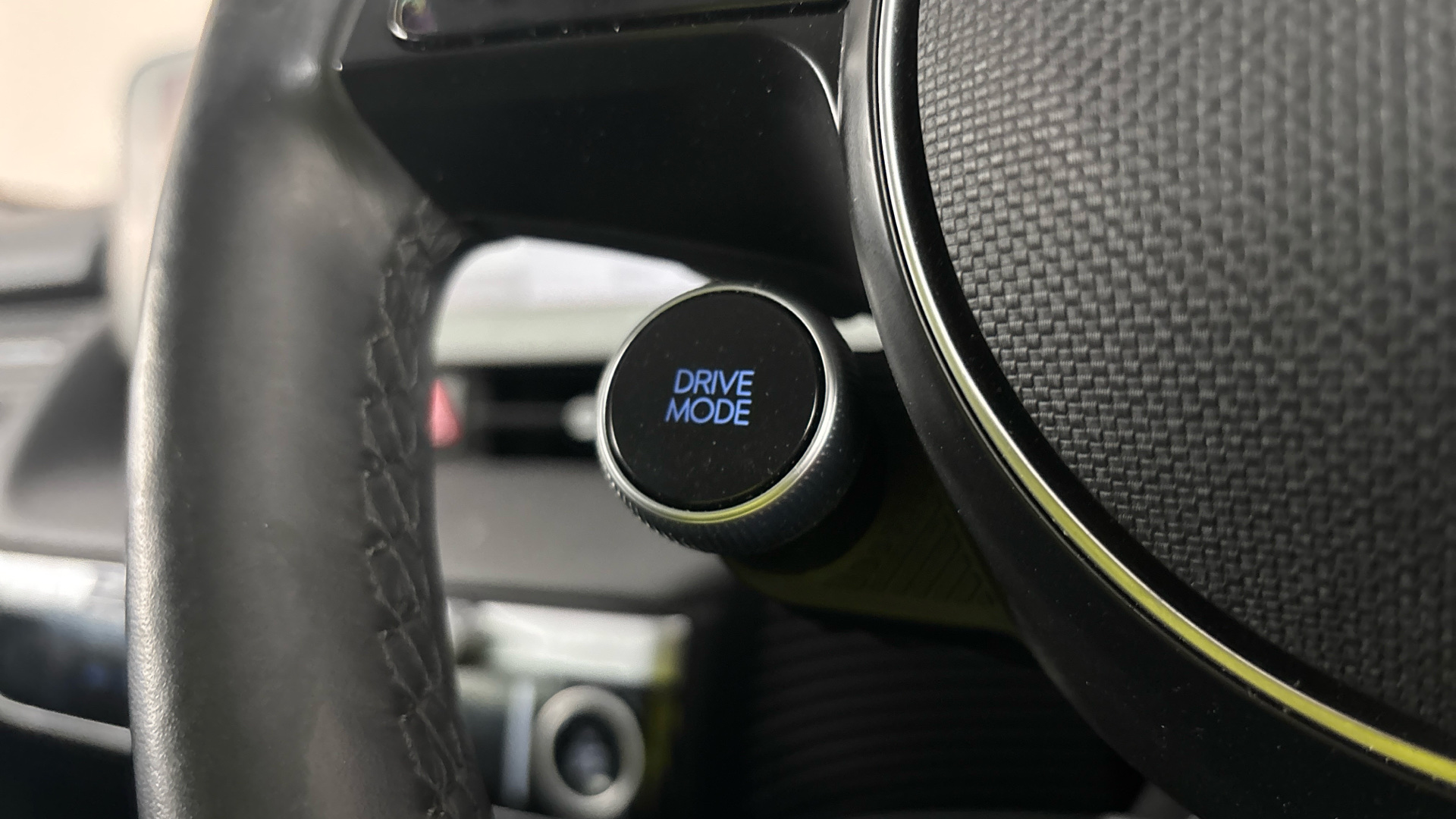 4020865 160kW Ultimate 73 kWh 5dr Auto