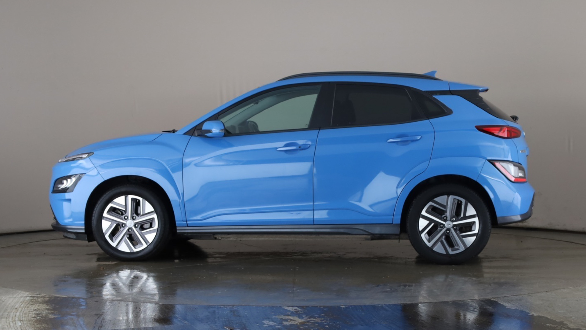 150kW Premium 64kWh 5dr Auto [2022]