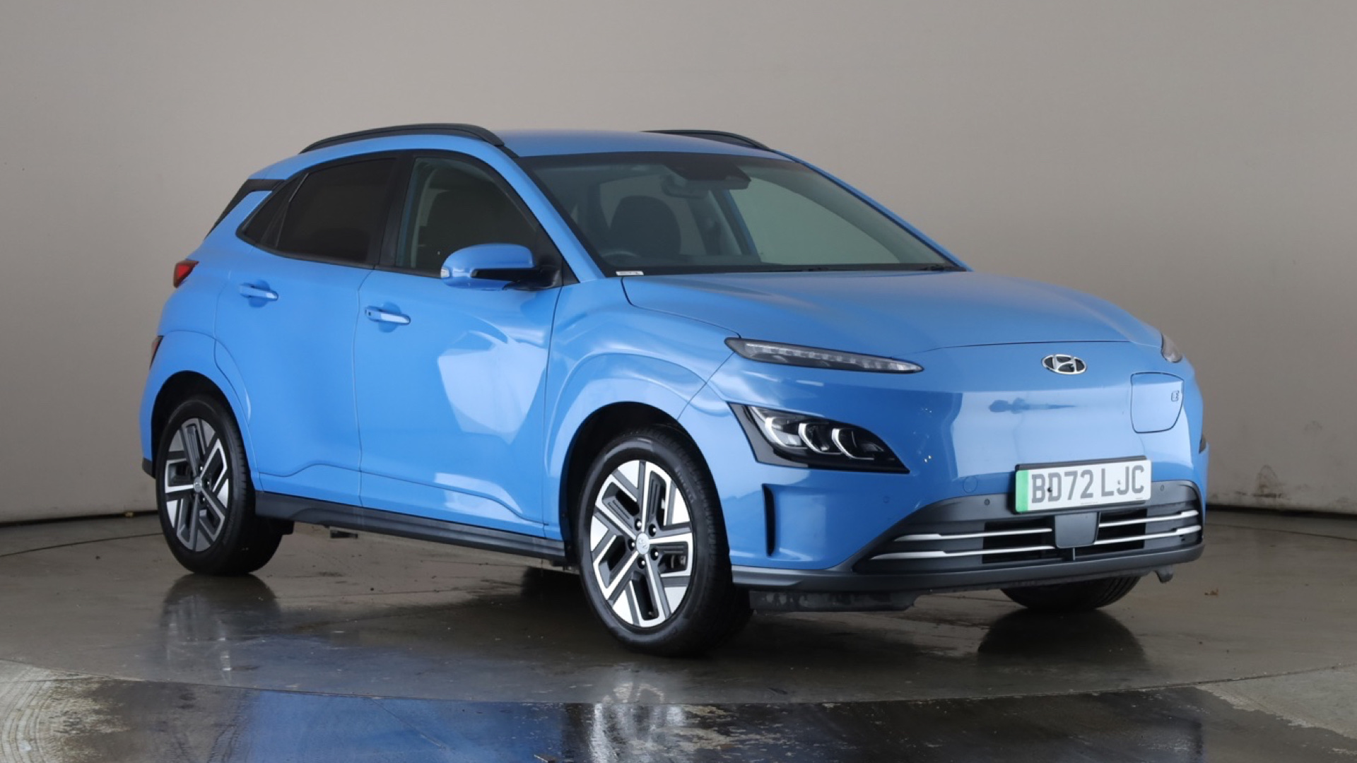 4020807 150kW Premium 64kWh 5dr Auto