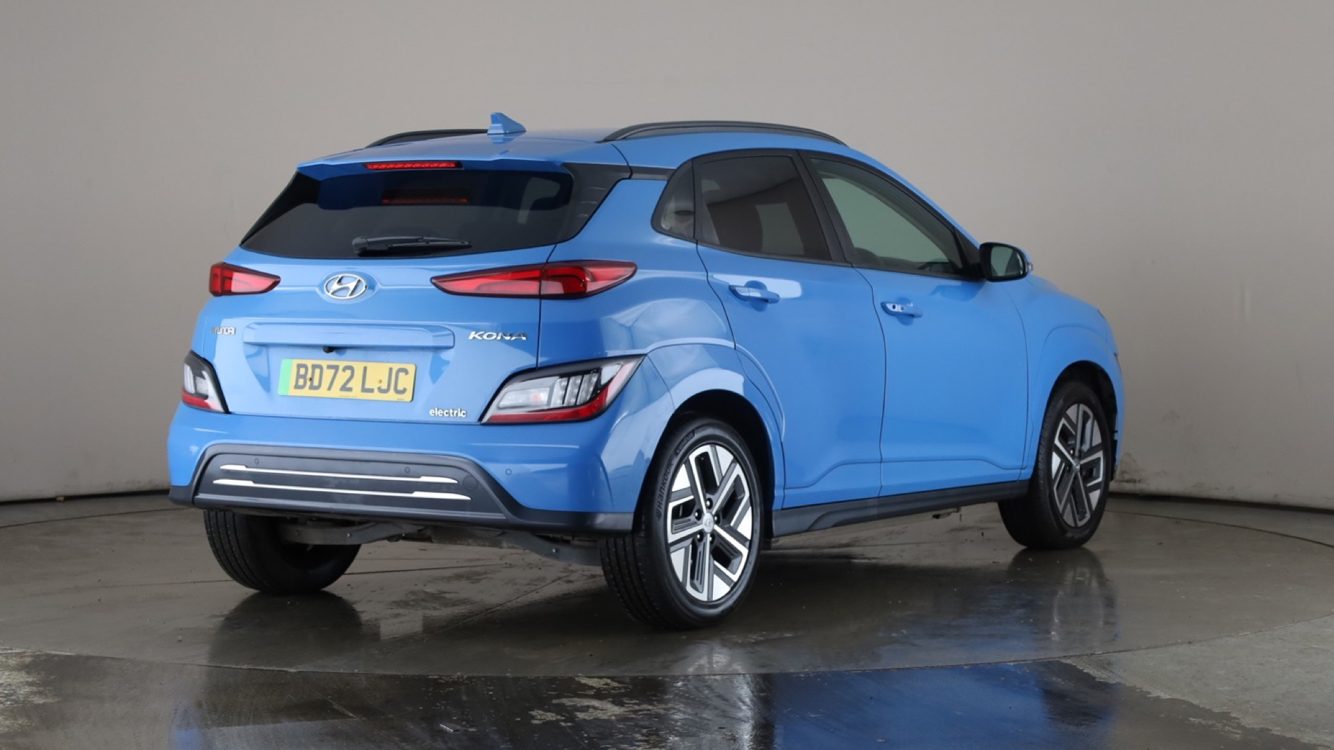 4020807 150kW Premium 64kWh 5dr Auto