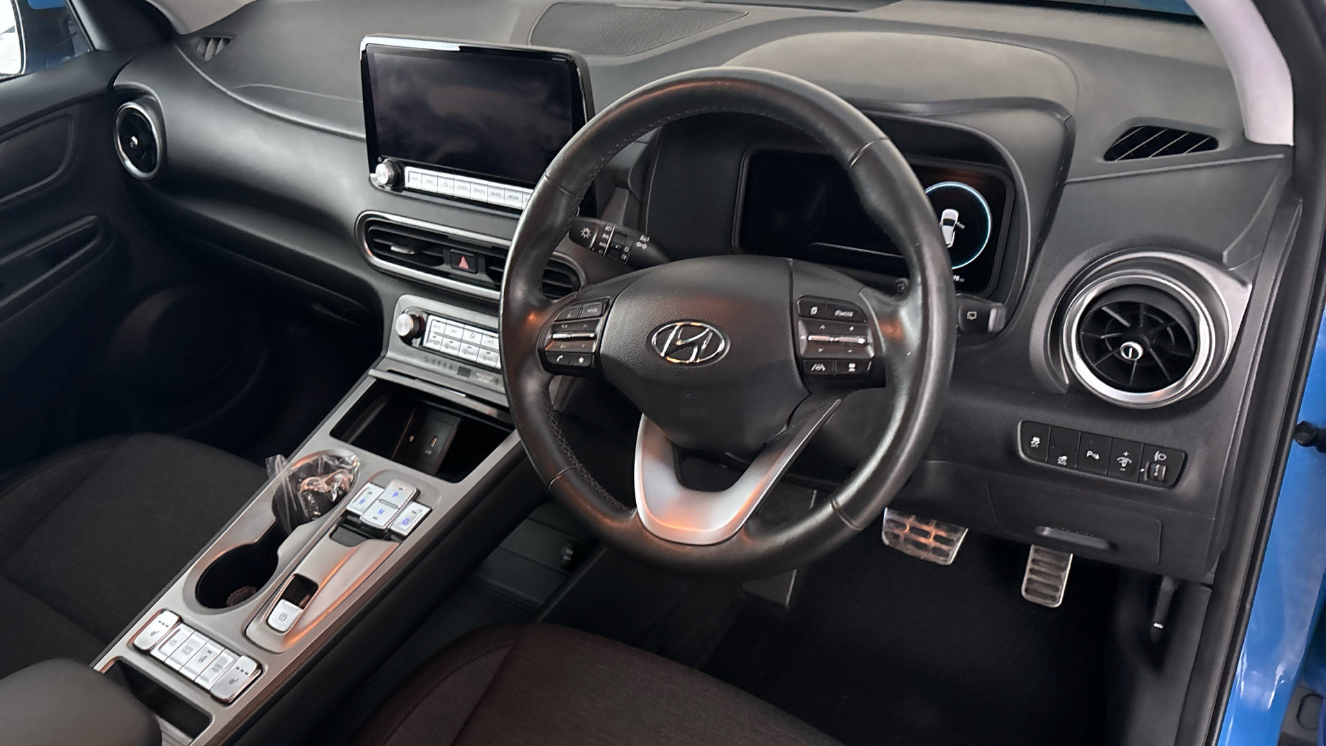 4020807 150kW Premium 64kWh 5dr Auto