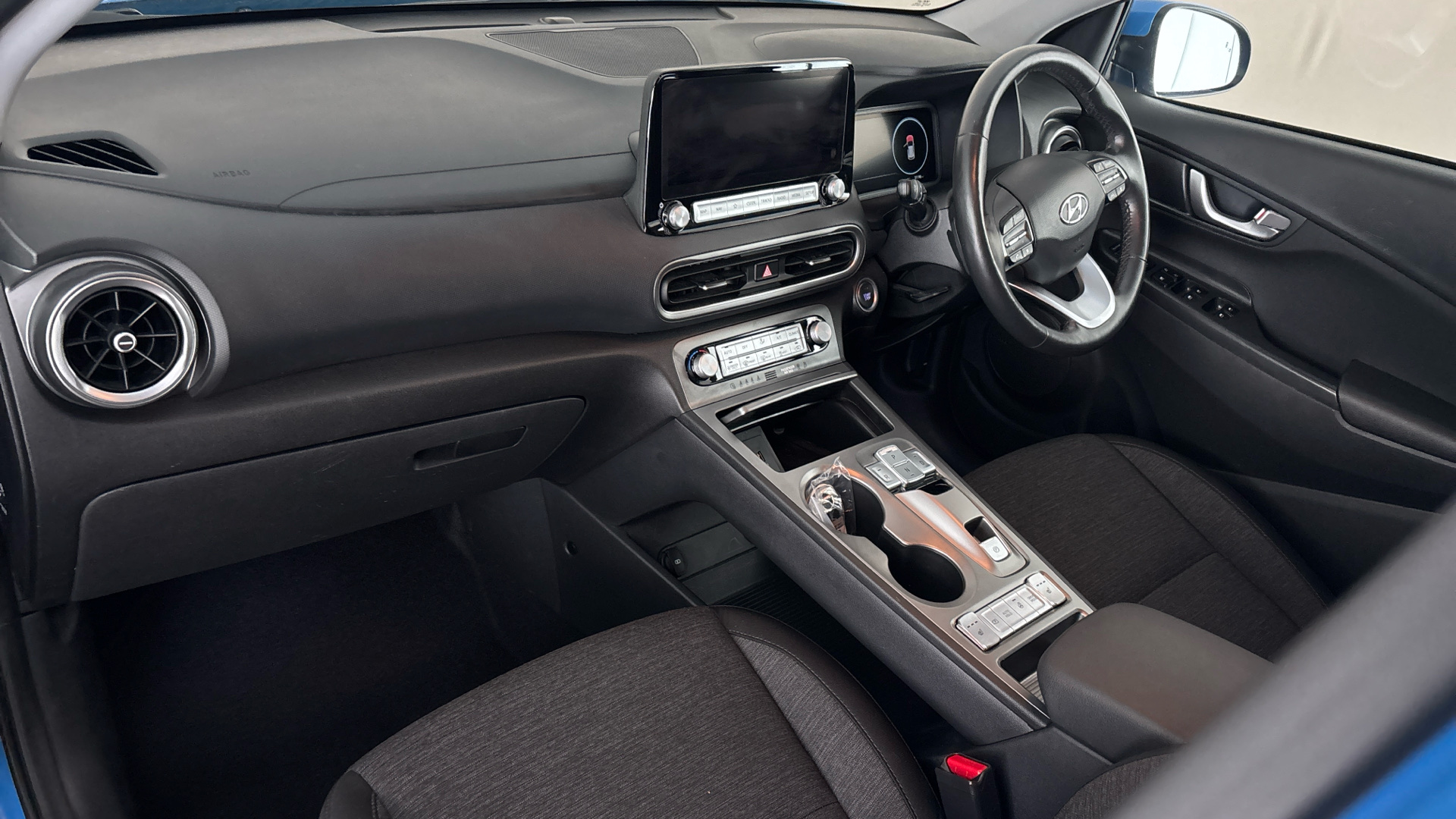 4020807 150kW Premium 64kWh 5dr Auto