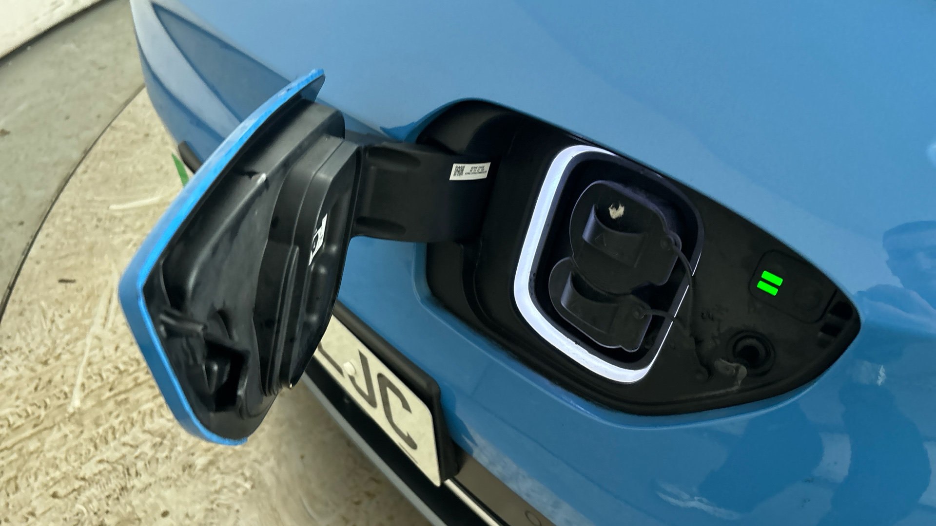 4020807 150kW Premium 64kWh 5dr Auto