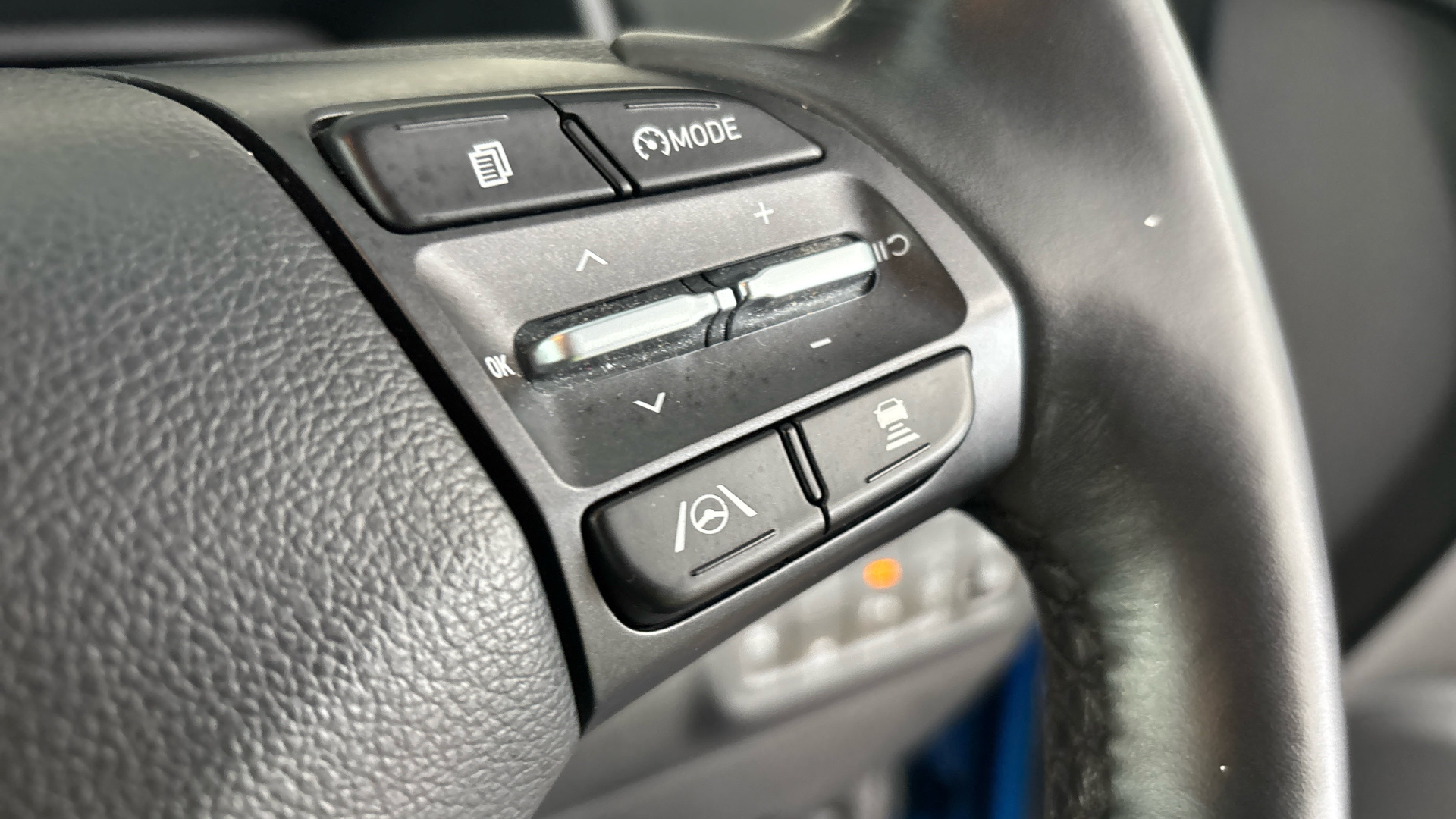 4020807 150kW Premium 64kWh 5dr Auto