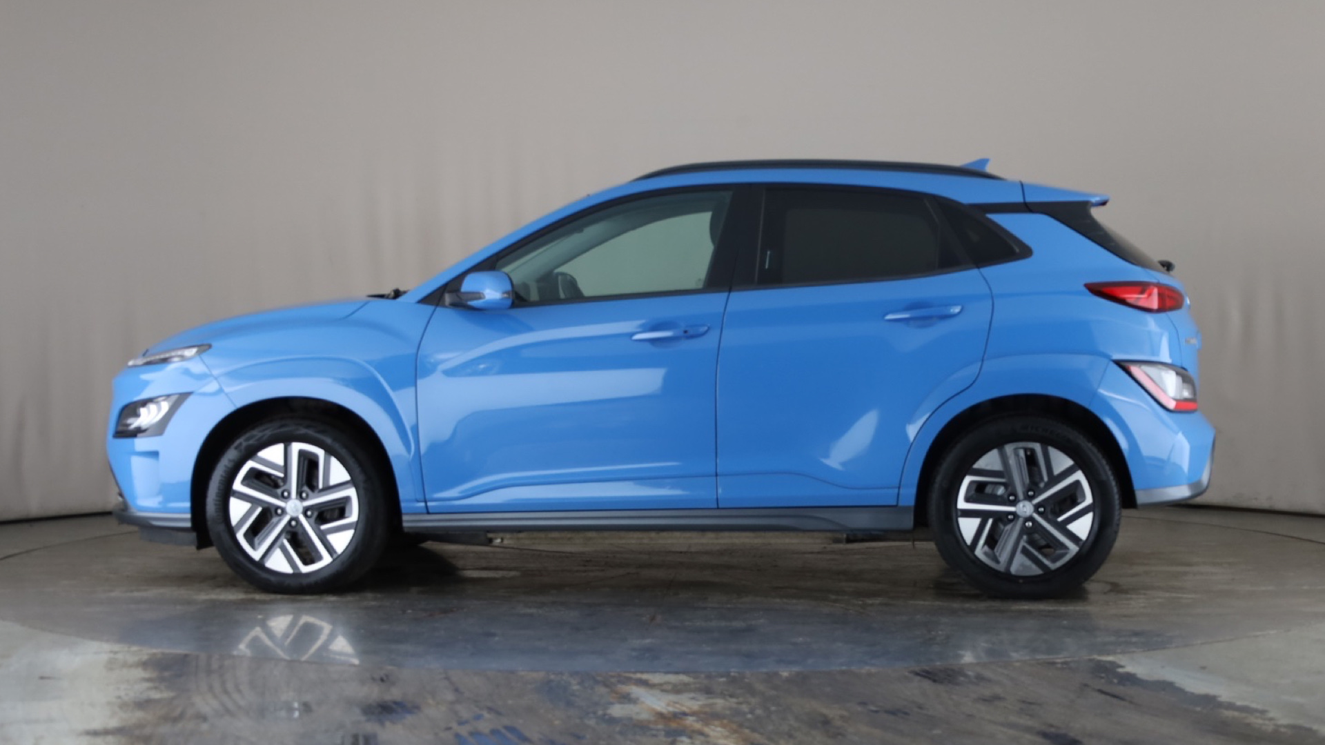 150kW Premium 64kWh 5dr Auto [2022]