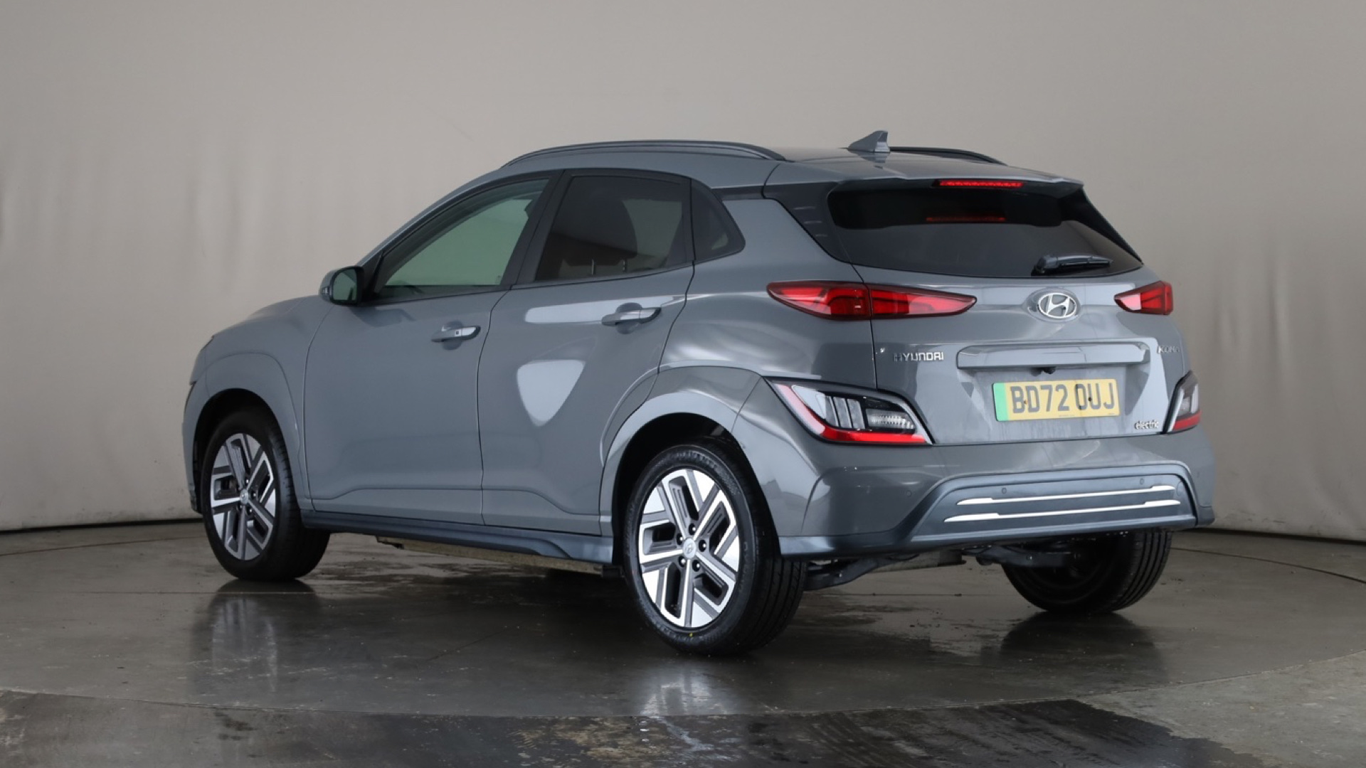 4049071 150kW Premium 64kWh 5dr Auto