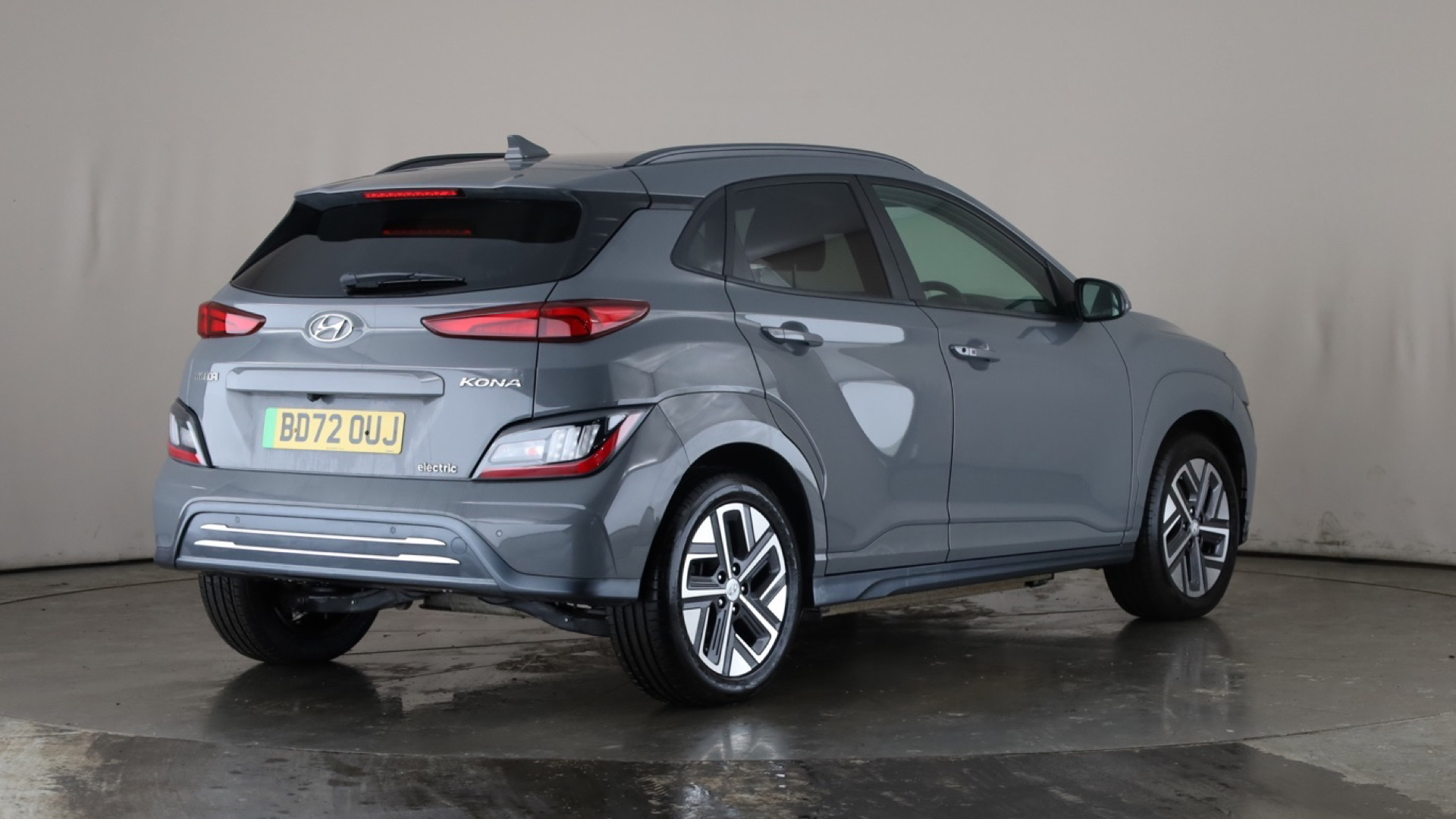 4049071 150kW Premium 64kWh 5dr Auto