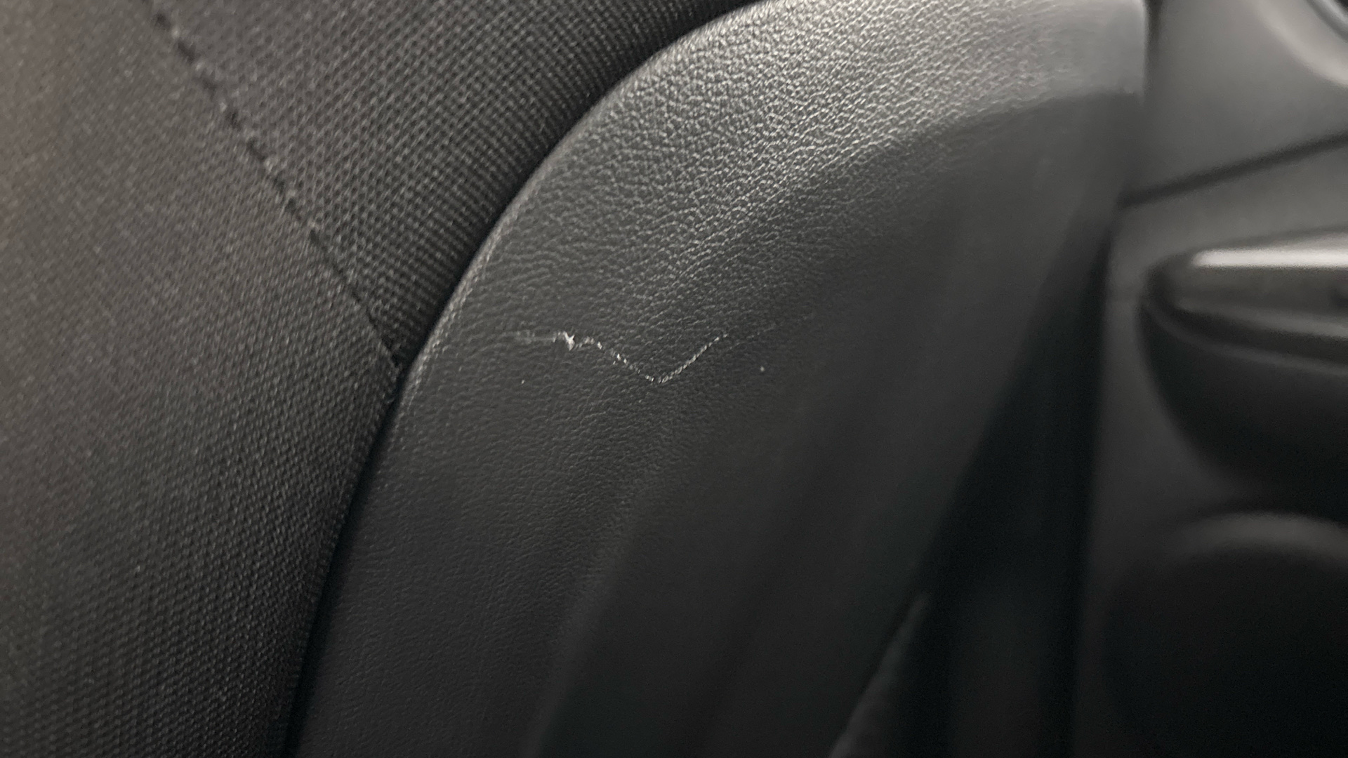 4049071 150kW Premium 64kWh 5dr Auto