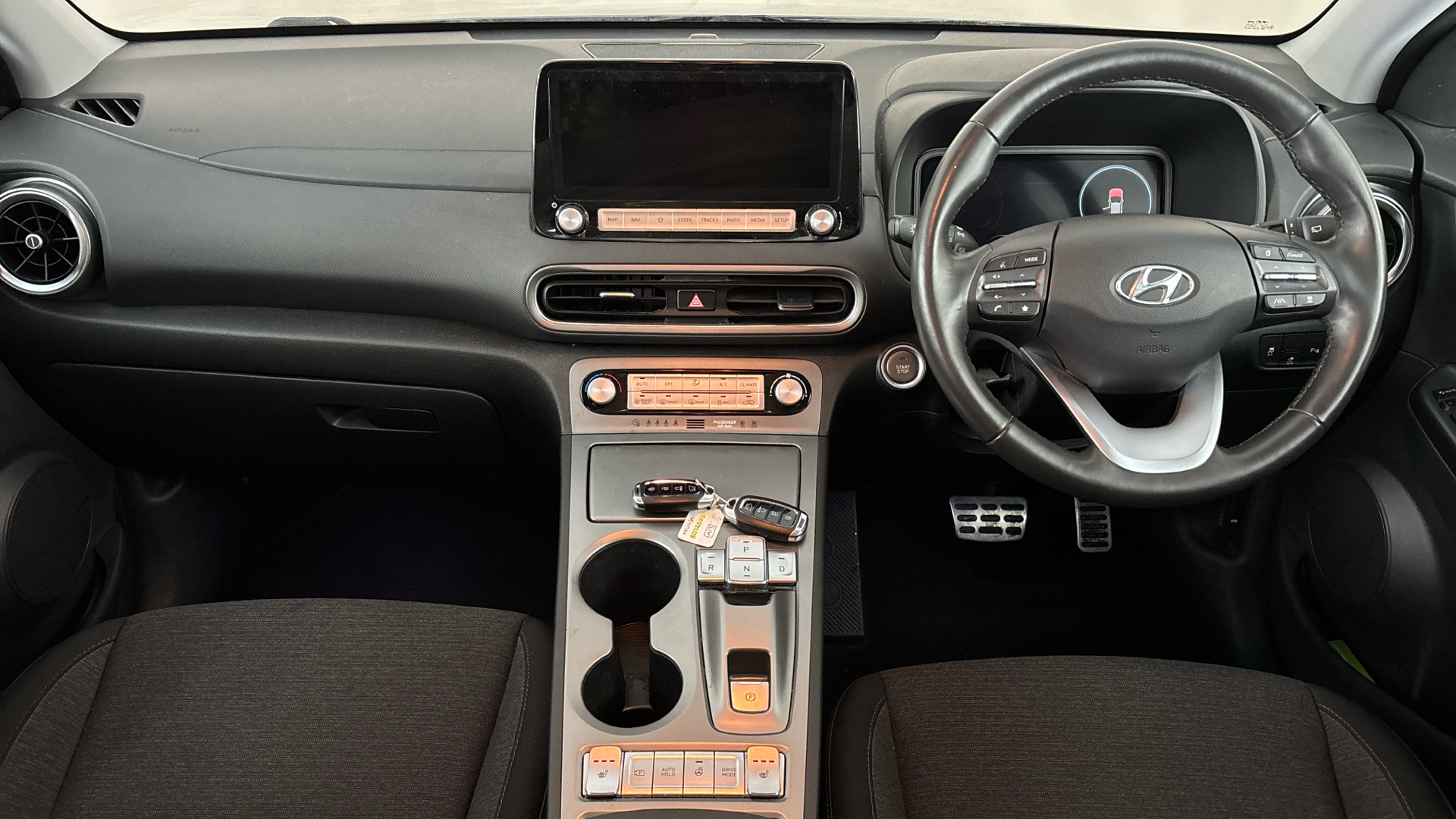 4049071 150kW Premium 64kWh 5dr Auto