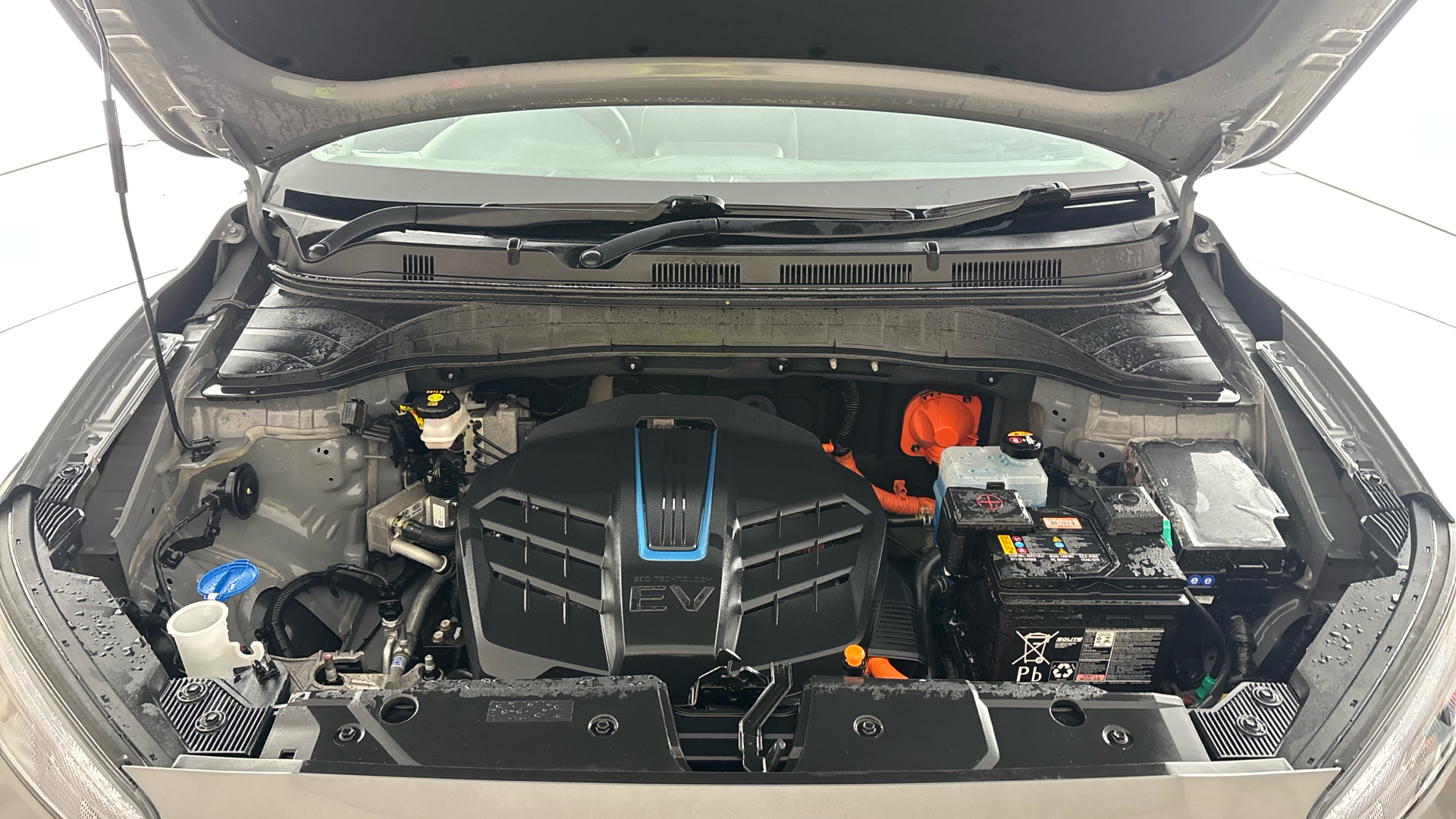 4049071 150kW Premium 64kWh 5dr Auto