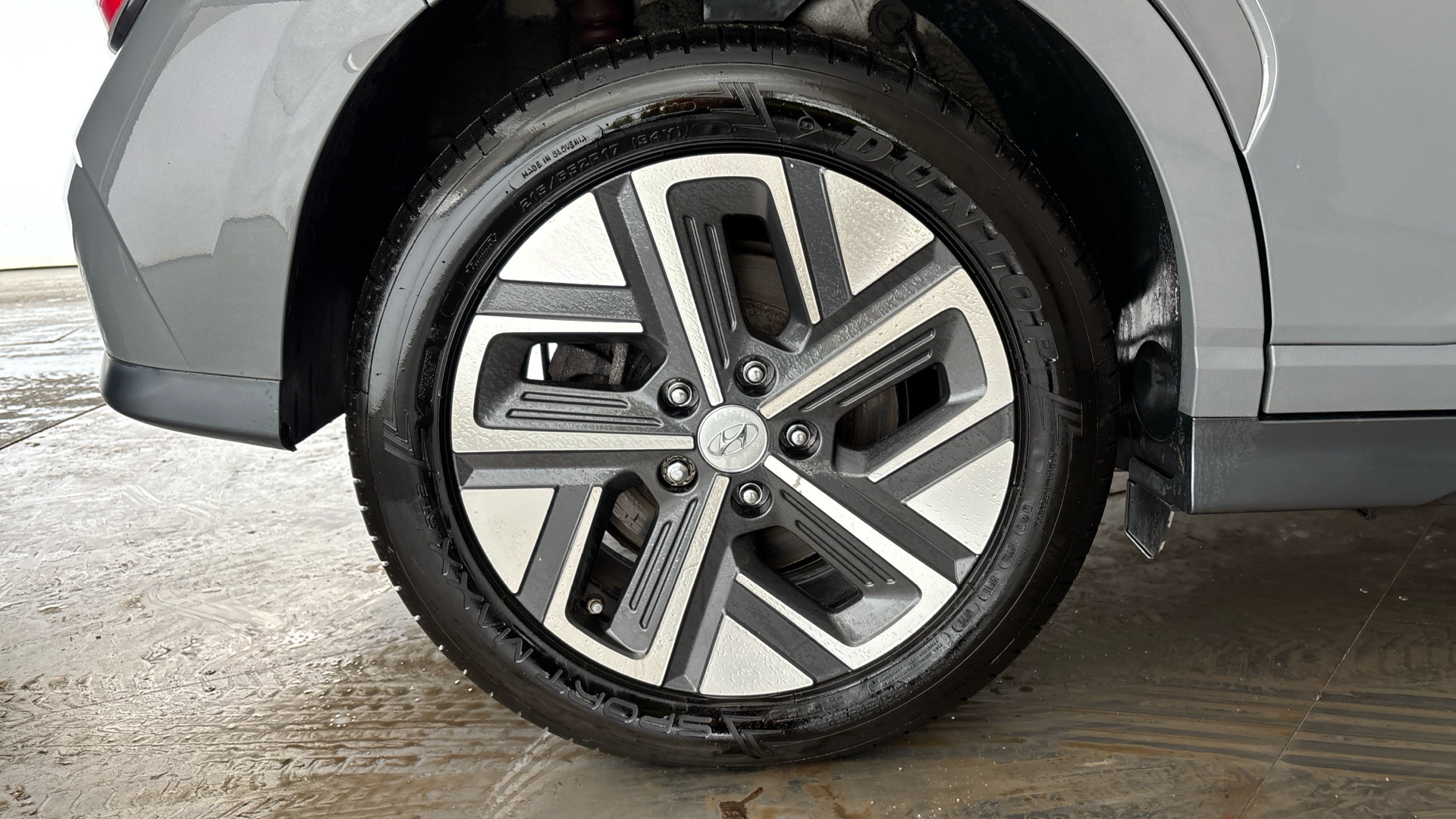 4049071 150kW Premium 64kWh 5dr Auto