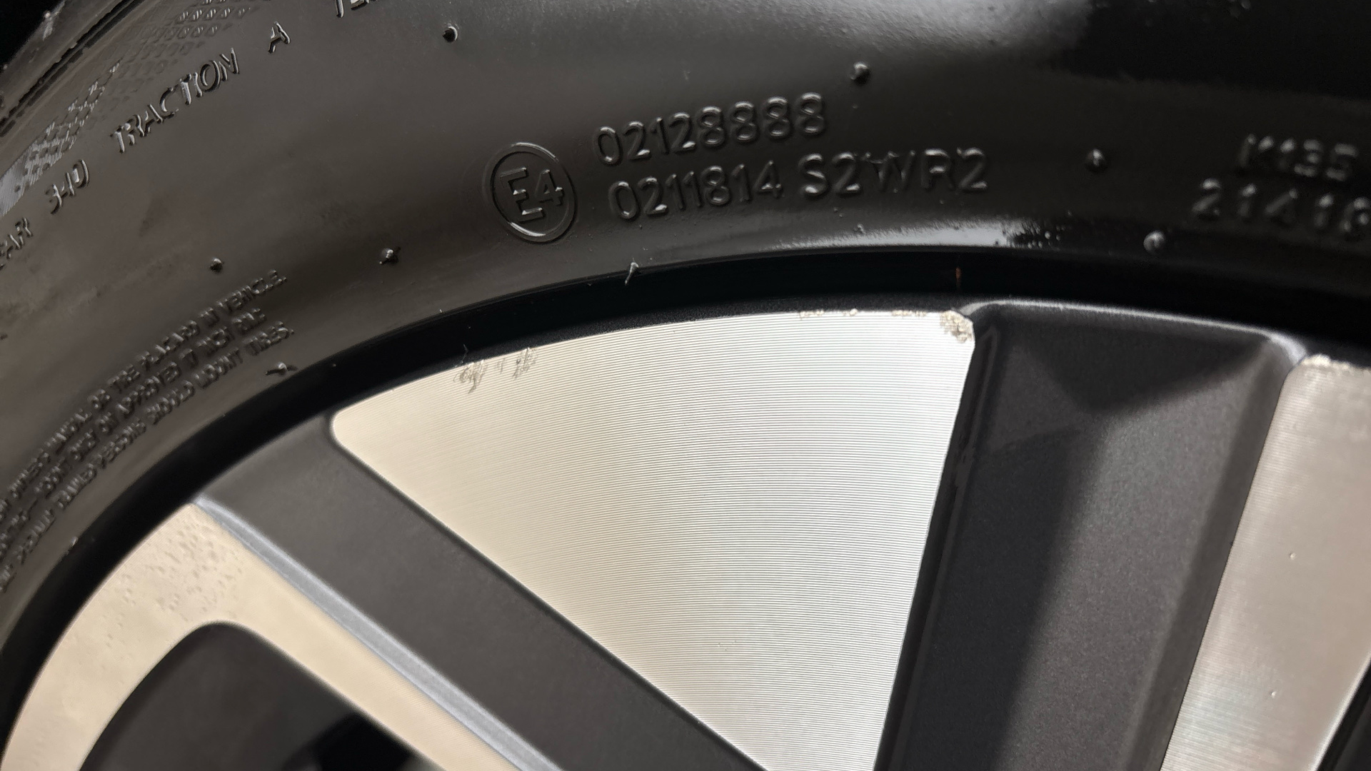 4028227 150kW Premium 64kWh 5dr Auto