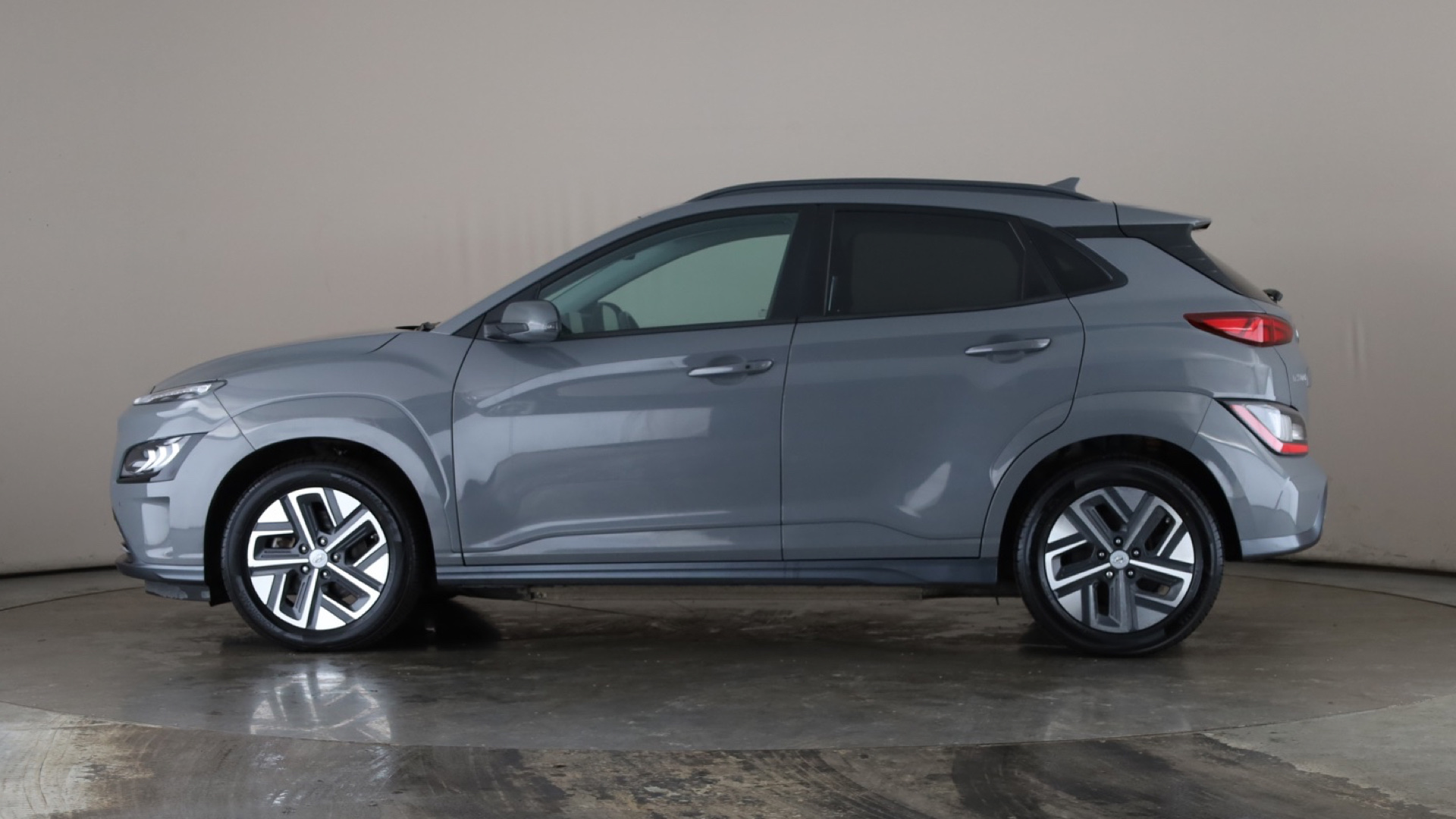 4027742 150kW Premium 64kWh 5dr Auto