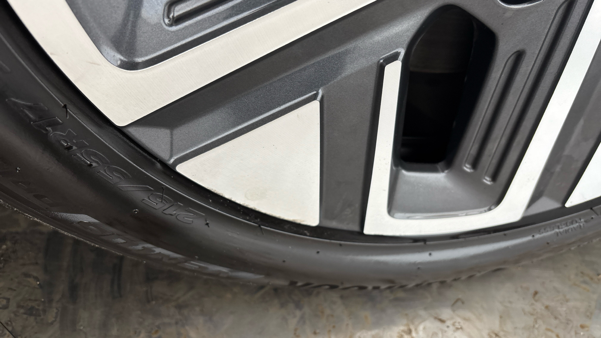 4027742 150kW Premium 64kWh 5dr Auto