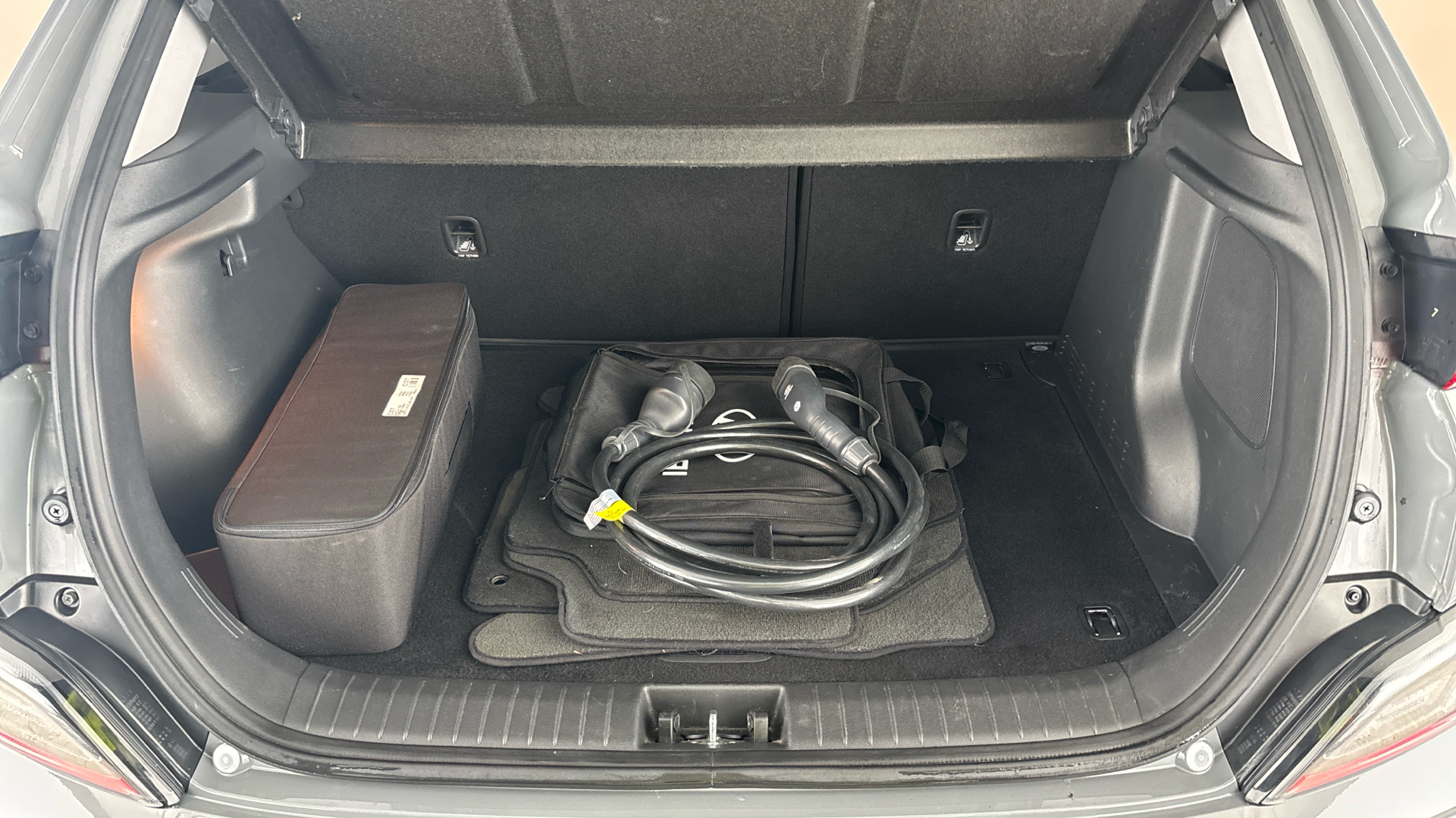 4027742 150kW Premium 64kWh 5dr Auto