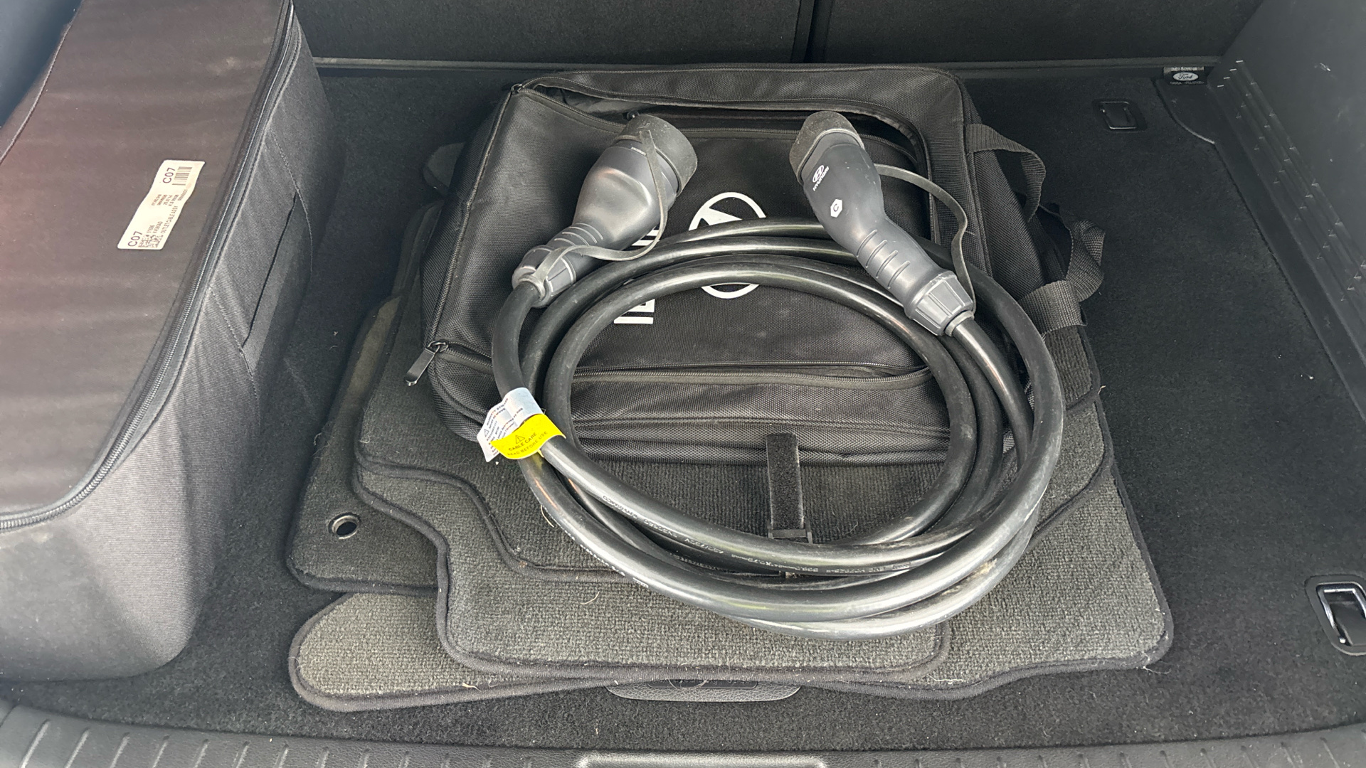 4027742 150kW Premium 64kWh 5dr Auto