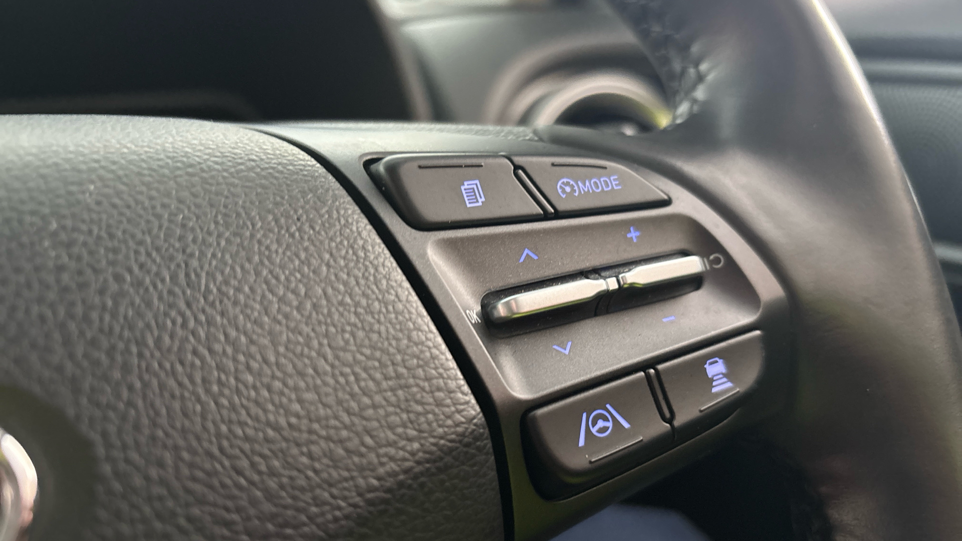 4027742 150kW Premium 64kWh 5dr Auto