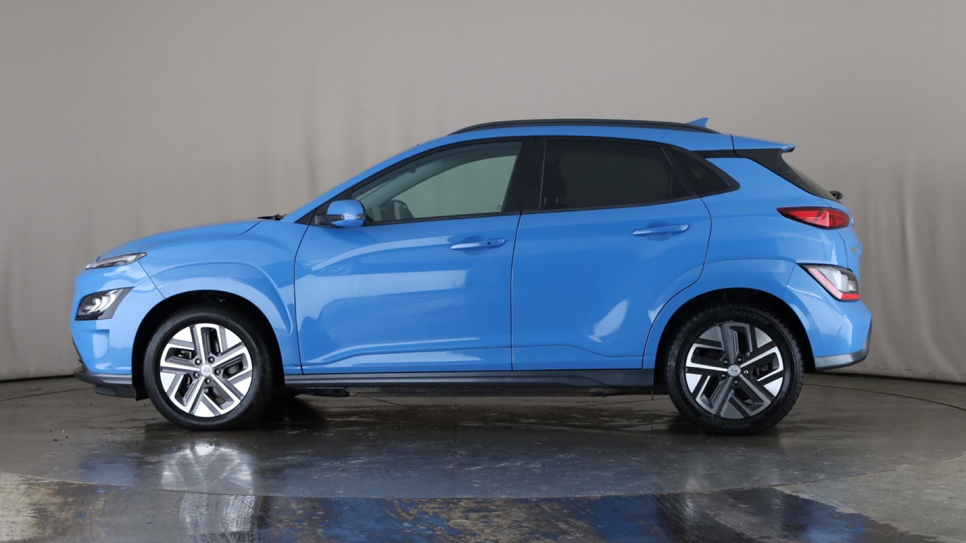 150kW Premium 64kWh 5dr Auto [2022]