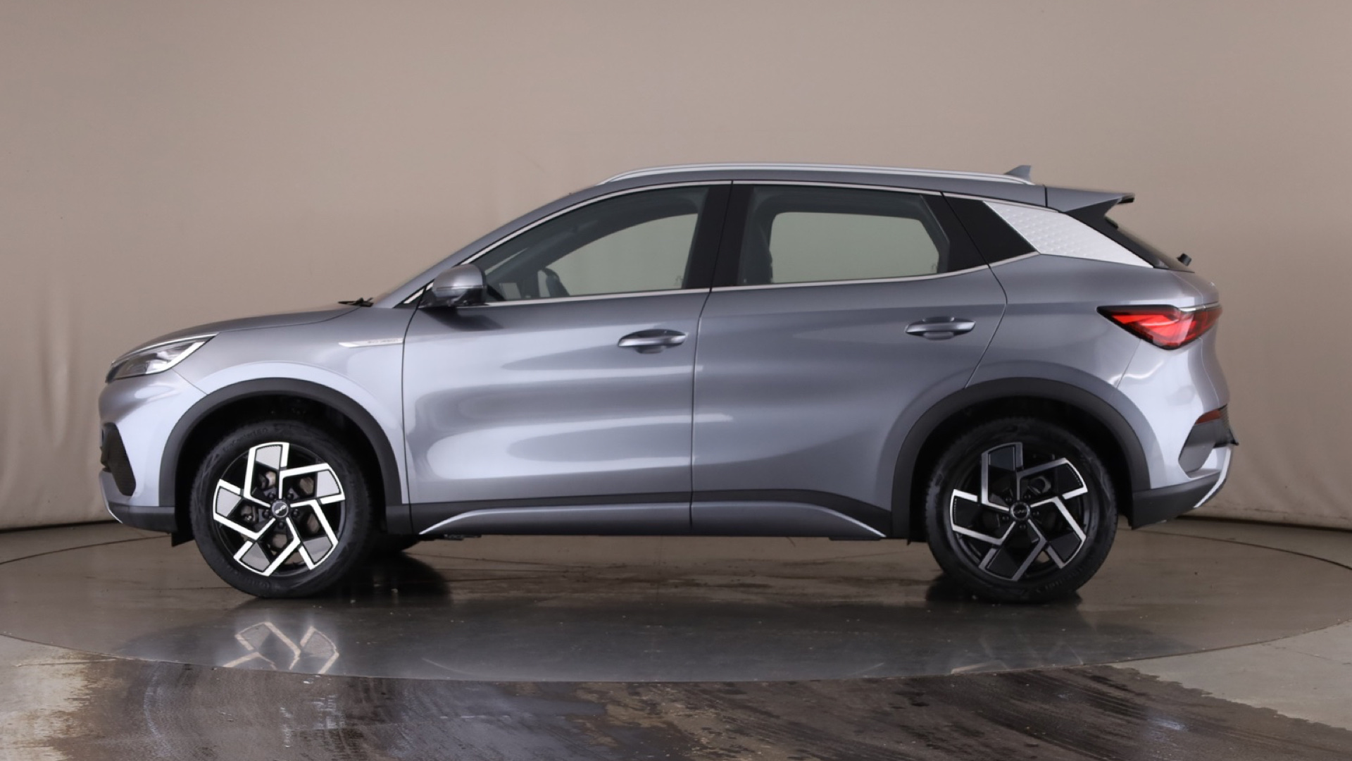 150kW Design 60kWh 5dr Auto