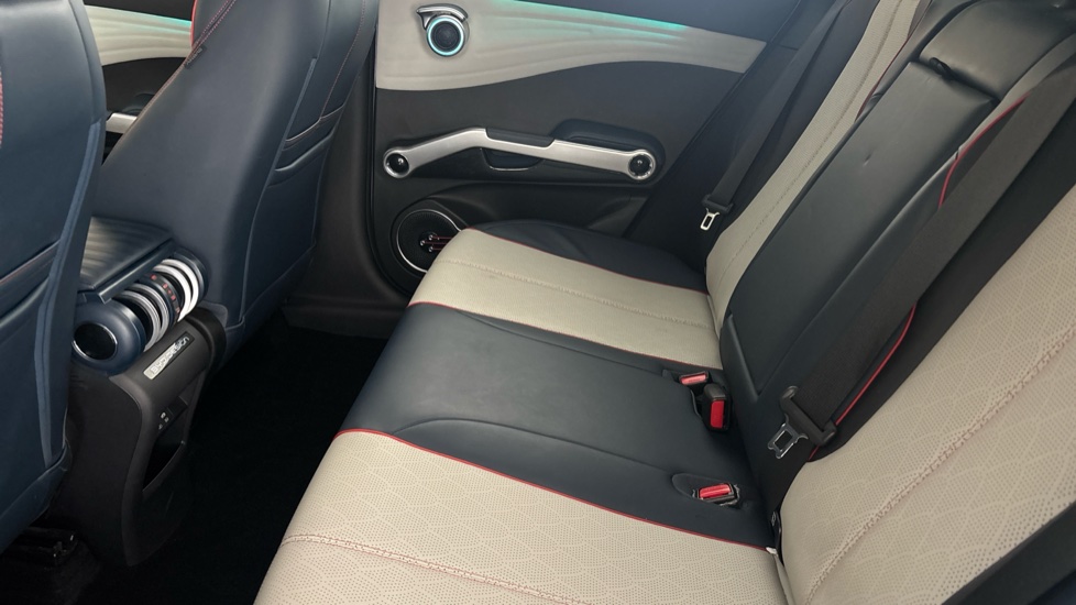 BYD ATTO 3 Image 14