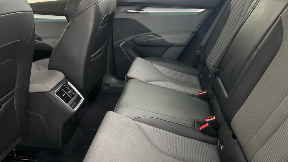 SKODA ENYAQ Image 14