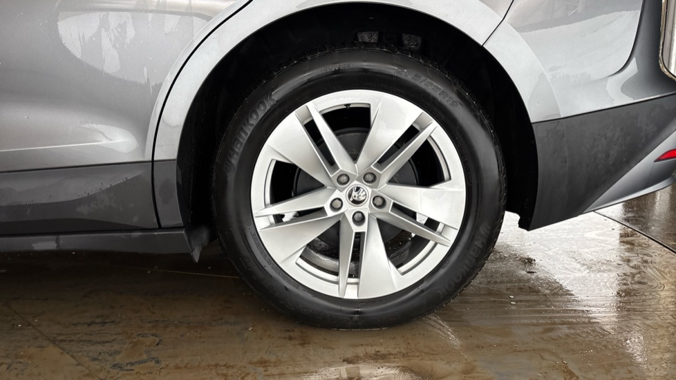 SKODA ENYAQ Image 18