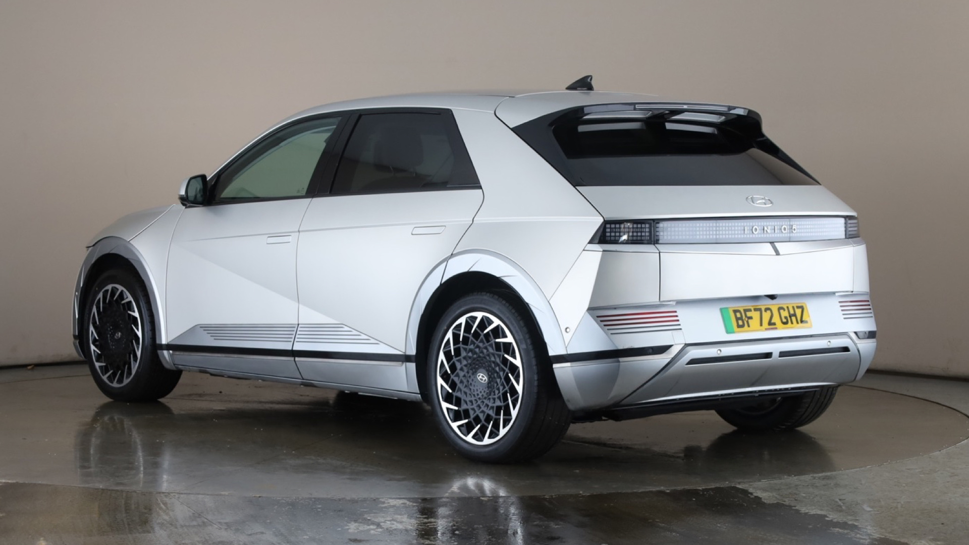 160kW Ultimate 73 kWh 5dr Auto [Tech] [2022]