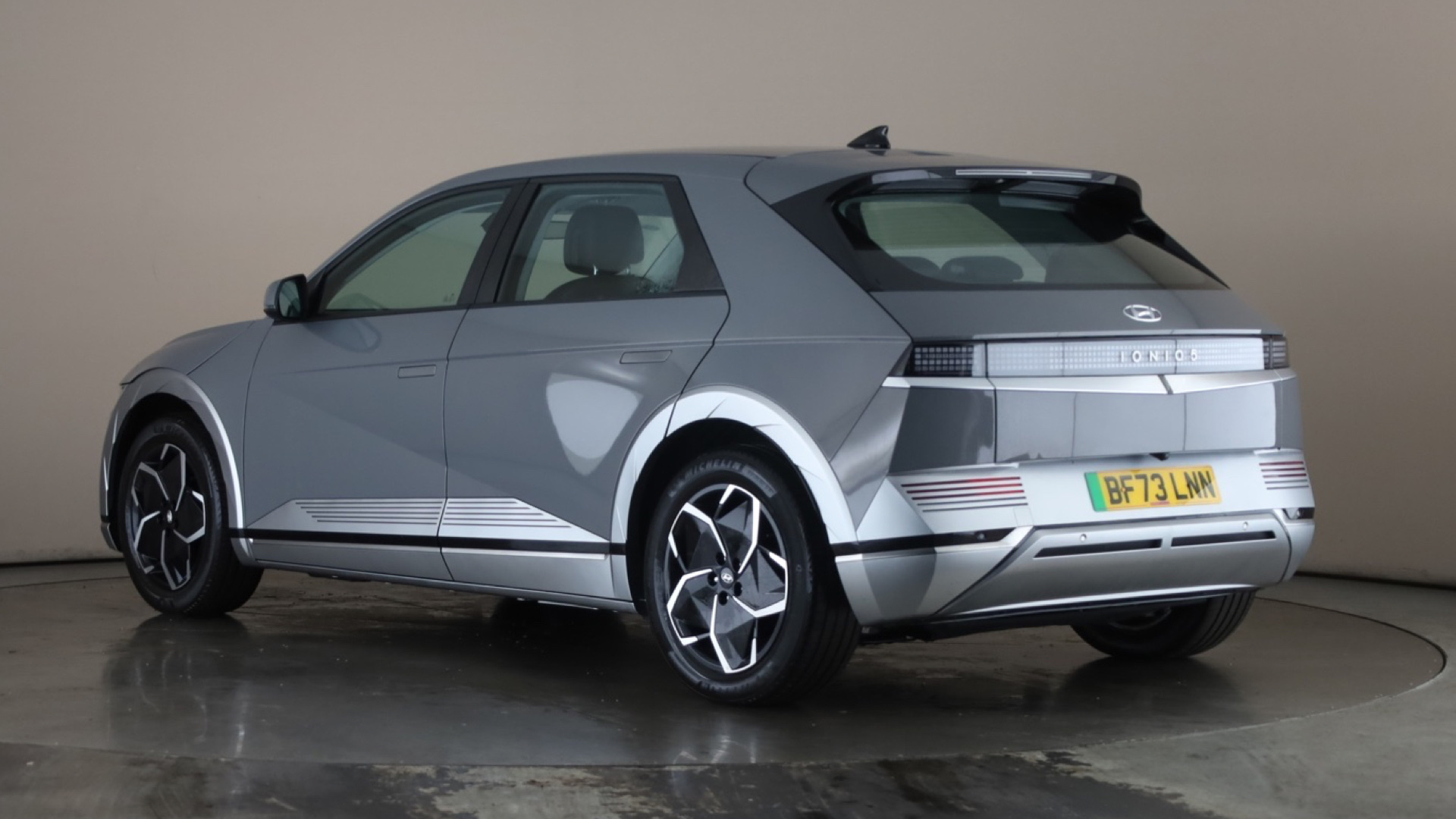 125kW Premium 58 kWh 5dr Auto [Part Leather] [2023]