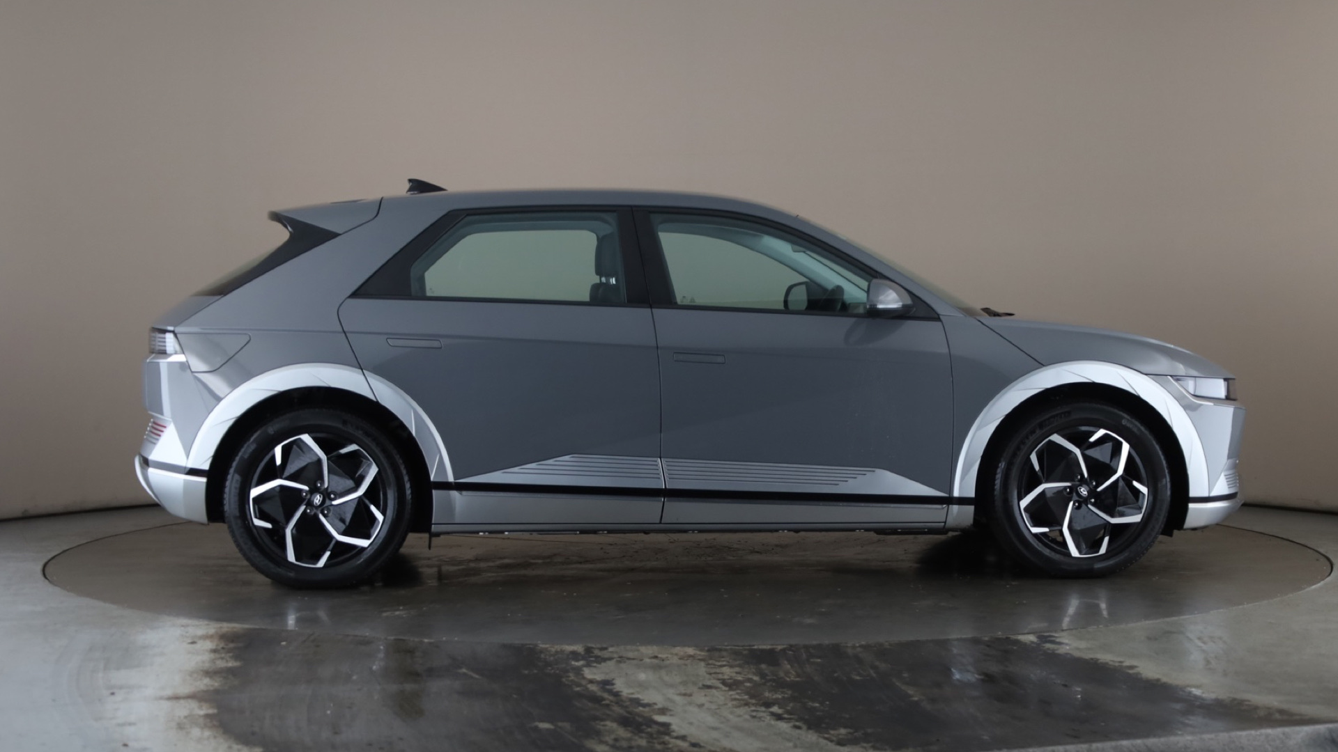 4020635 125kW Premium 58 kWh 5dr Auto [Part Leather]